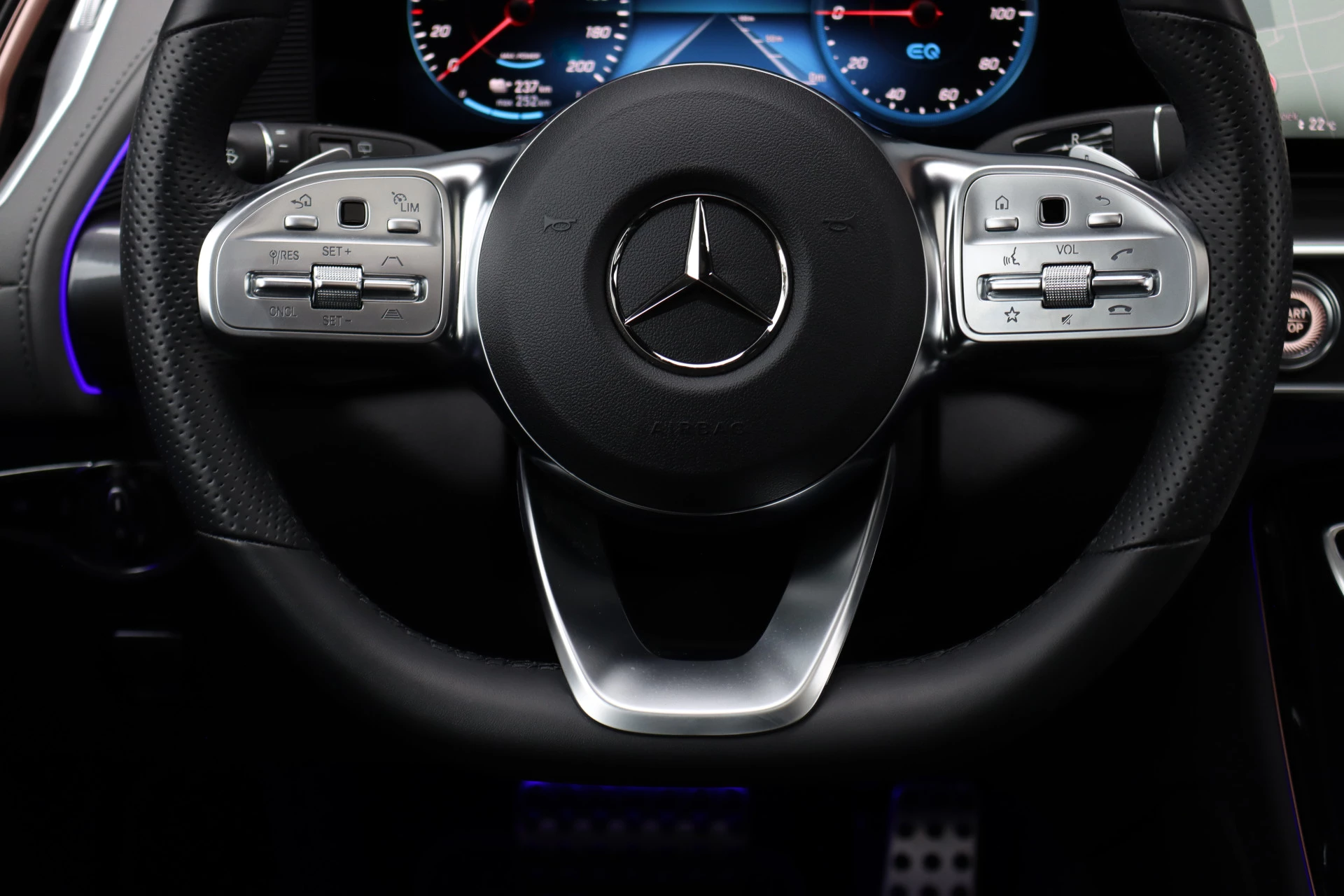Hoofdafbeelding Mercedes-Benz EQC