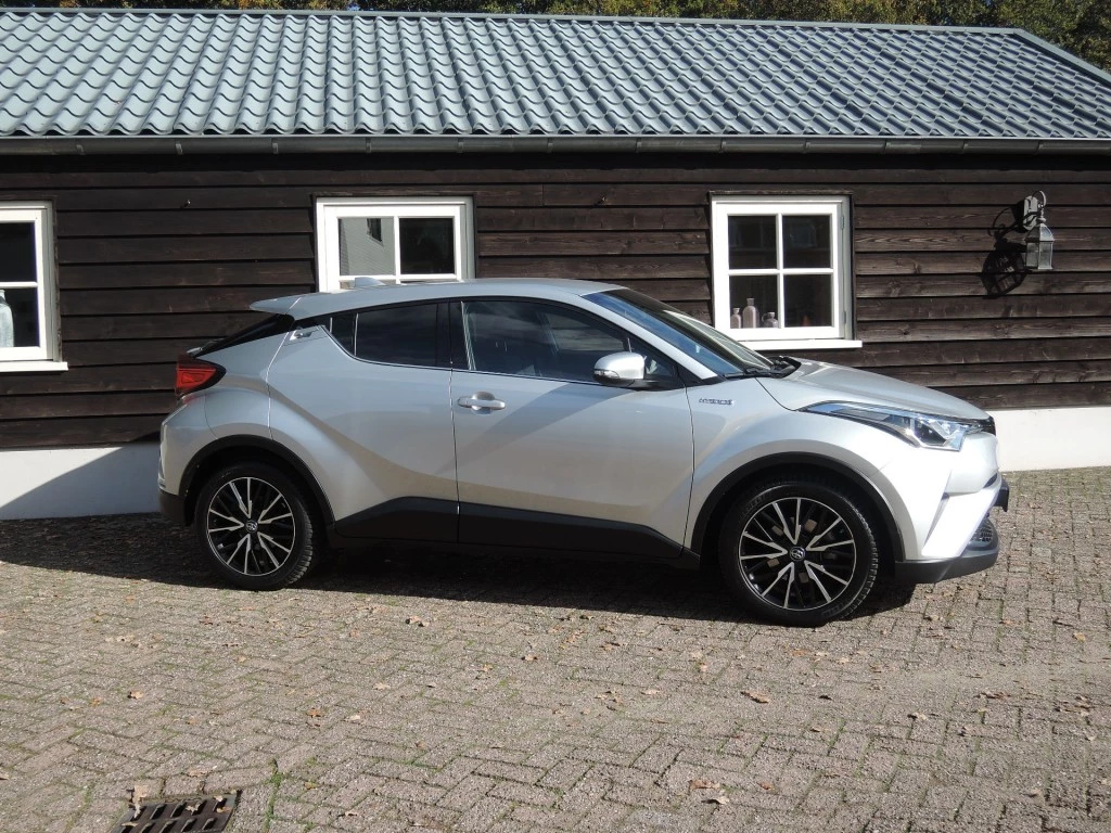 Hoofdafbeelding Toyota C-HR