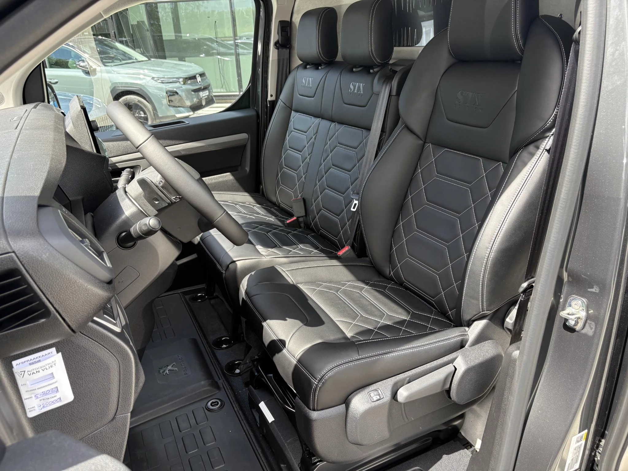 Hoofdafbeelding Peugeot e-Expert