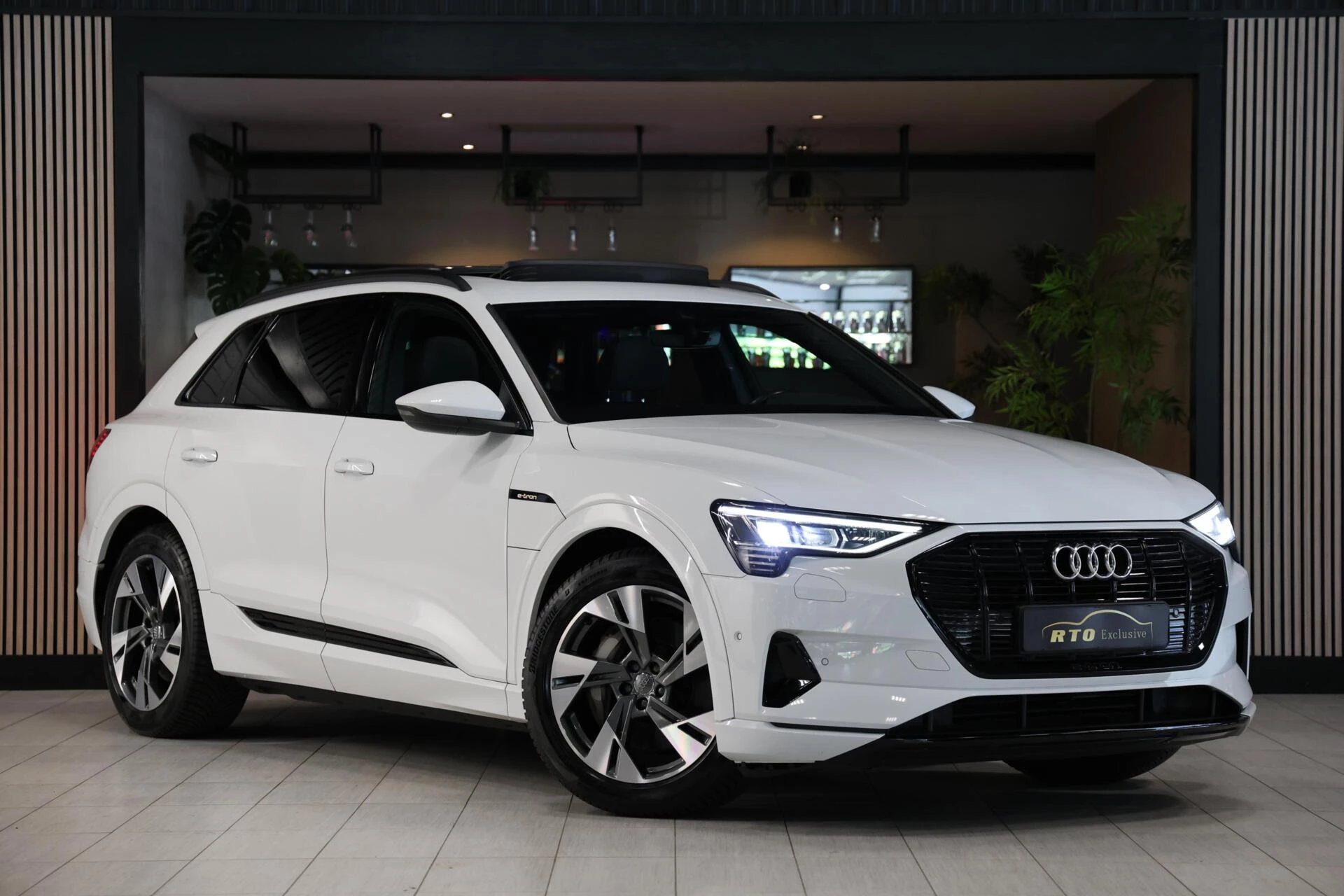 Hoofdafbeelding Audi e-tron