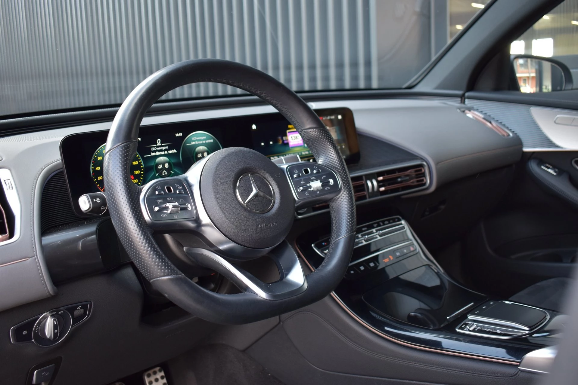 Hoofdafbeelding Mercedes-Benz EQC