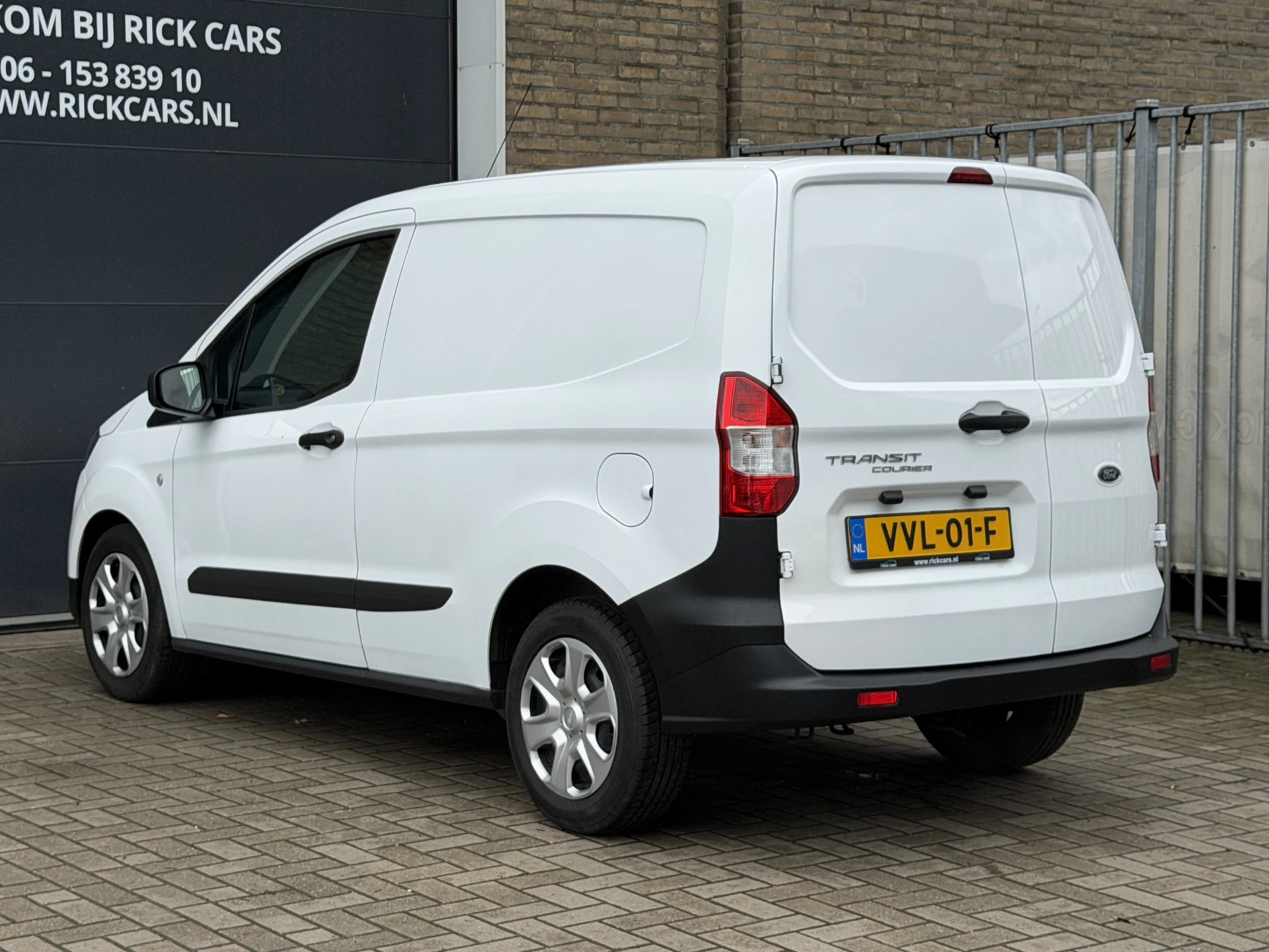 Hoofdafbeelding Ford Transit Courier