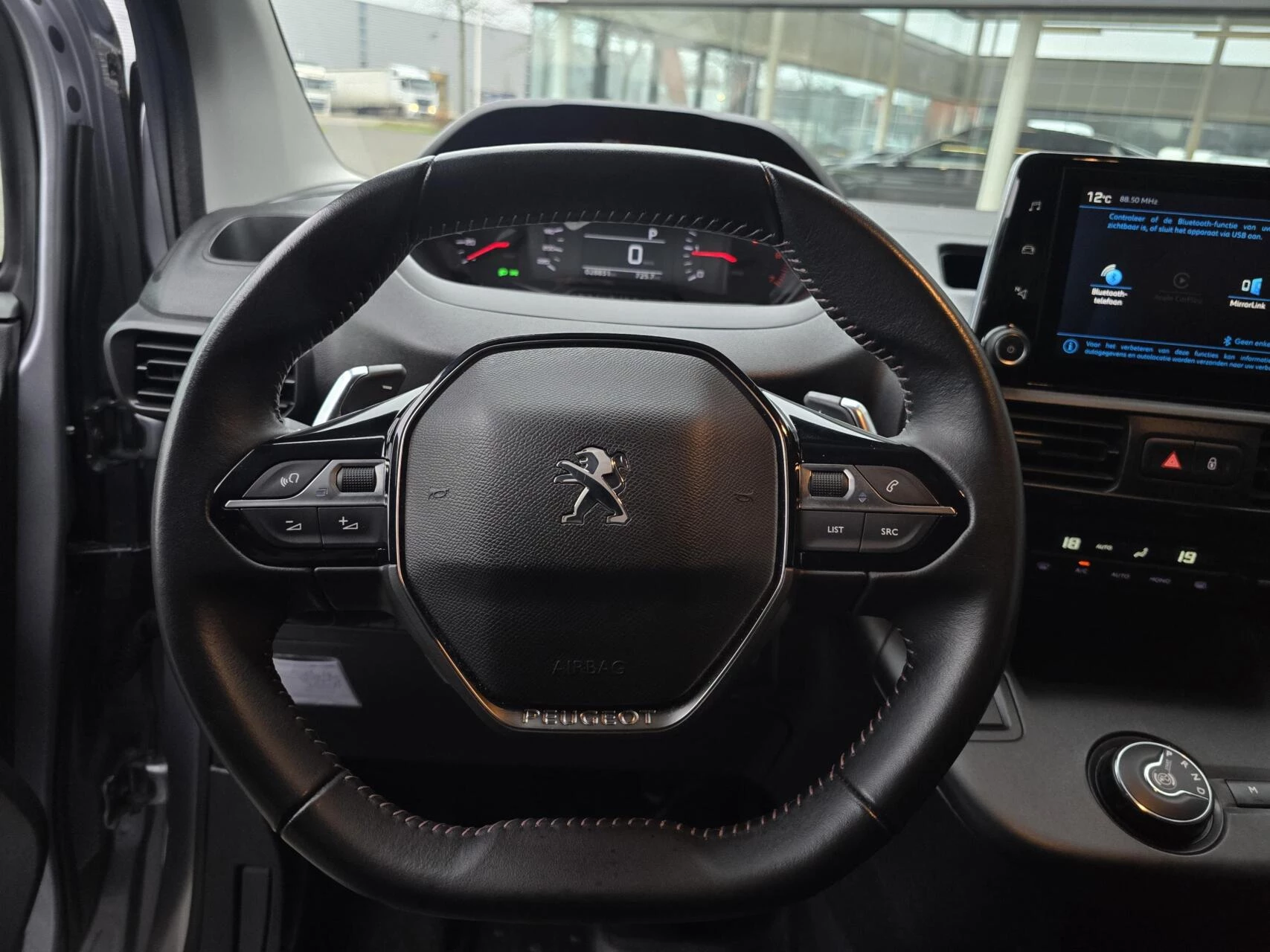 Hoofdafbeelding Peugeot Partner