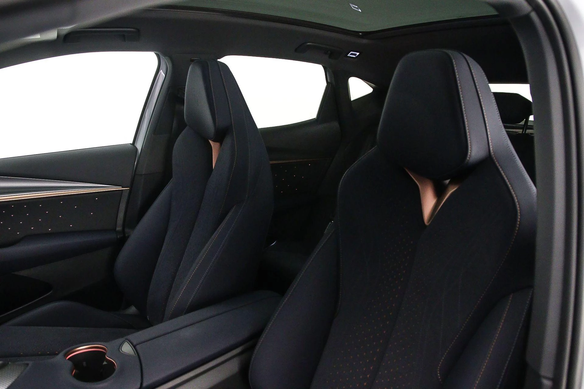 Hoofdafbeelding CUPRA Tavascan