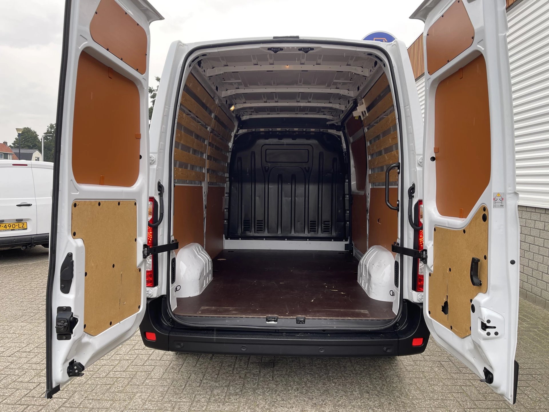 Hoofdafbeelding Nissan NV400