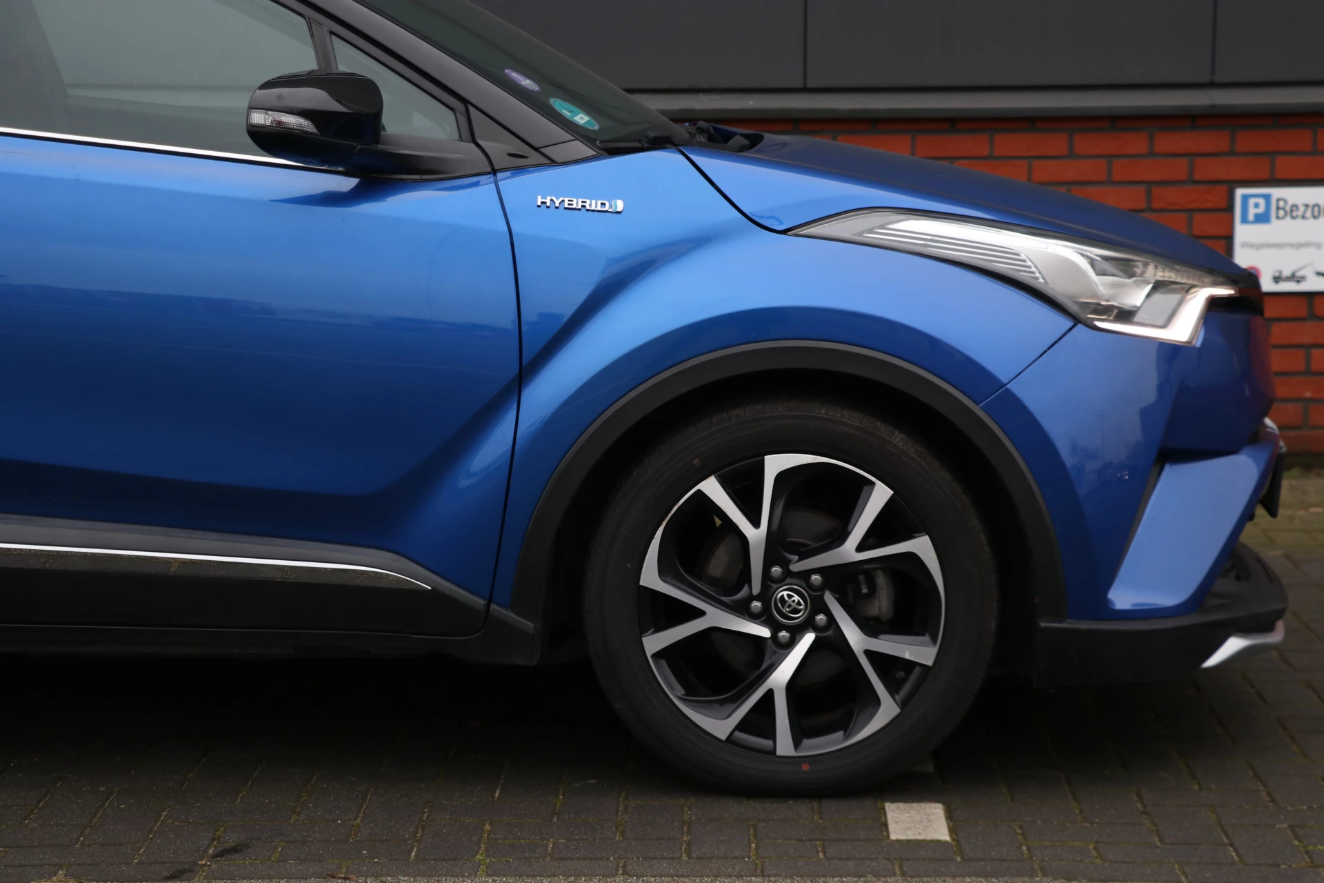Hoofdafbeelding Toyota C-HR