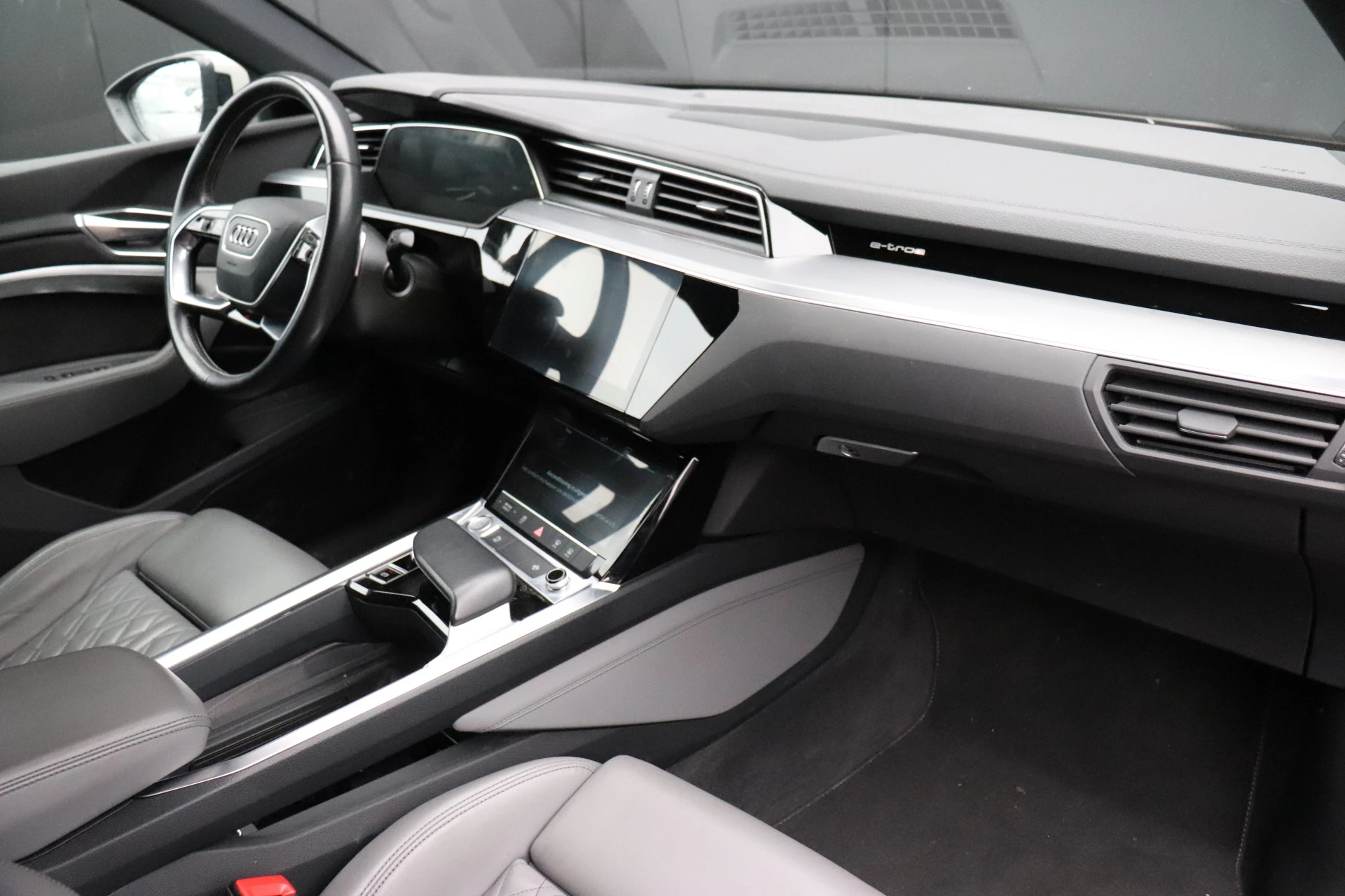 Hoofdafbeelding Audi e-tron