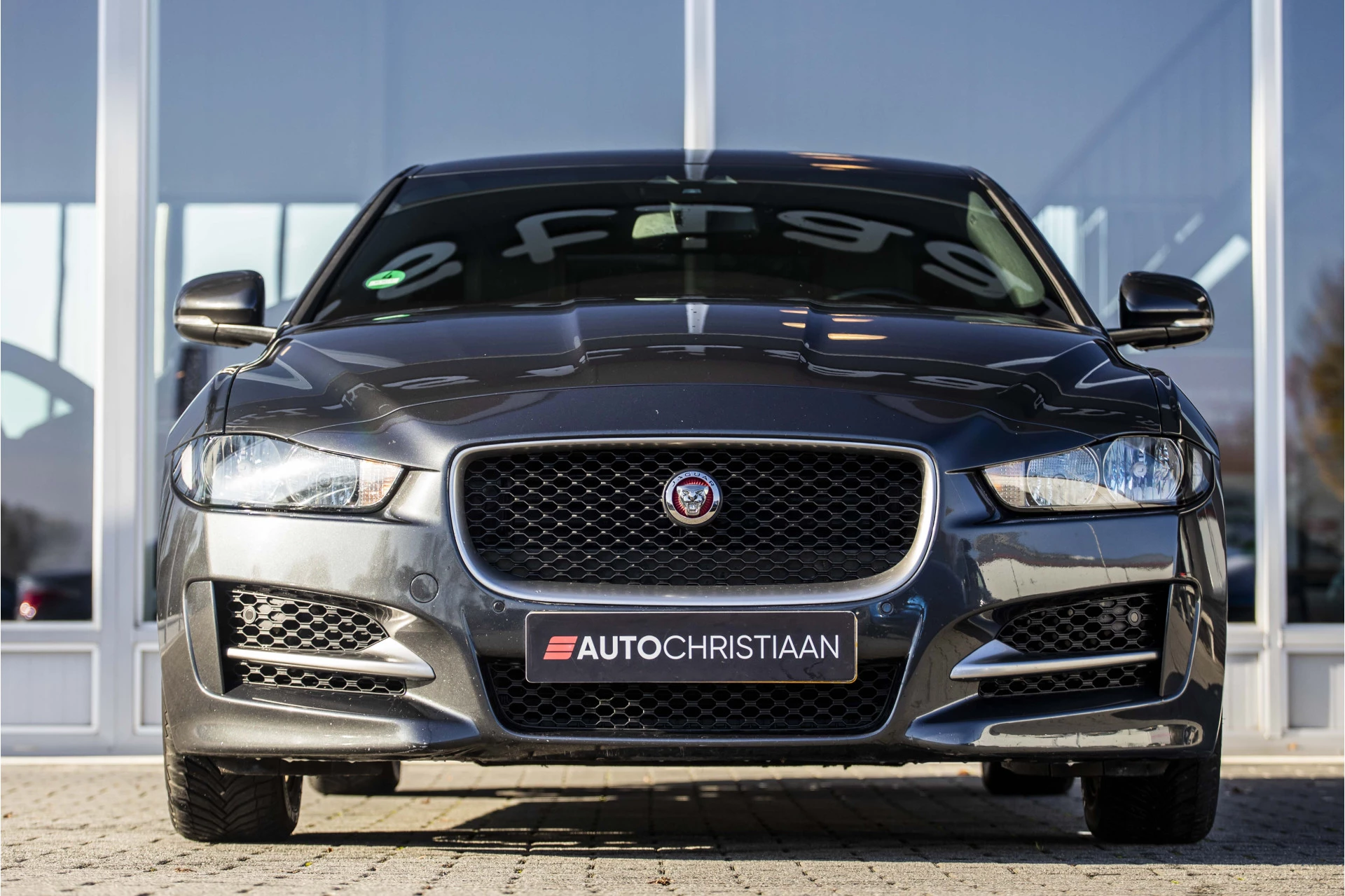 Hoofdafbeelding Jaguar XE