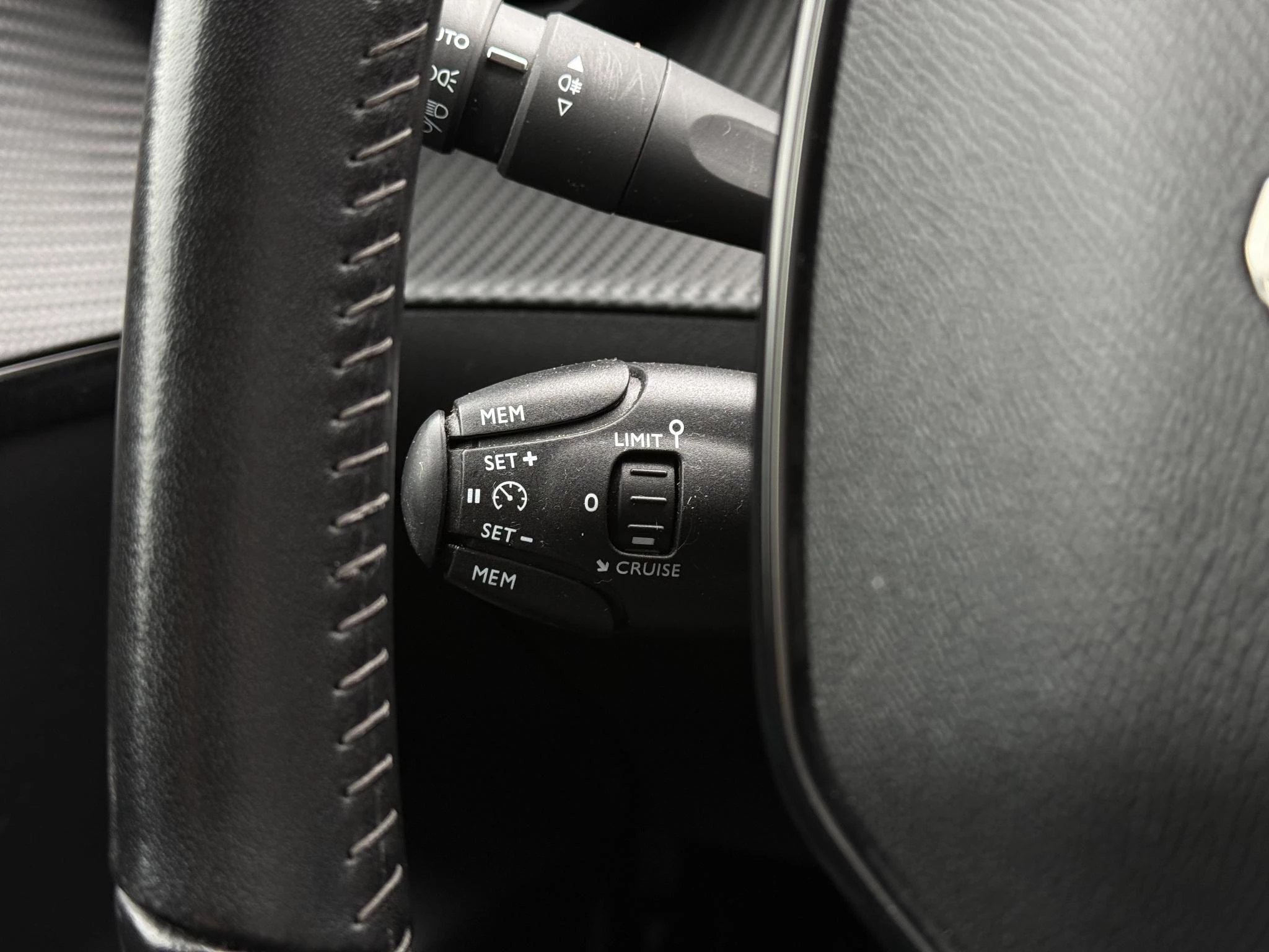 Hoofdafbeelding Peugeot e-208
