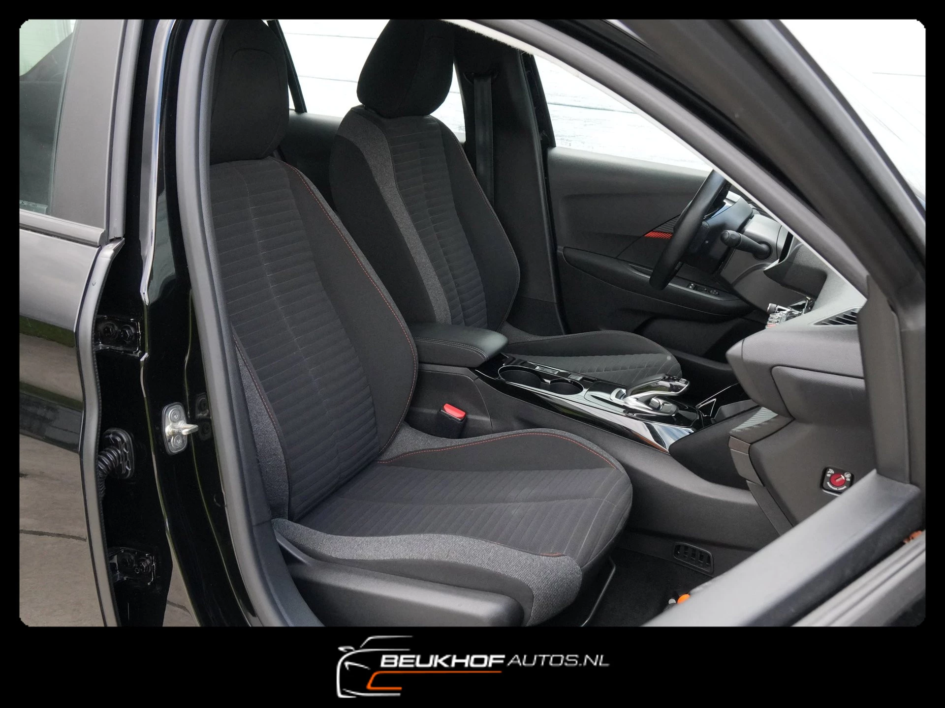 Hoofdafbeelding Peugeot e-208
