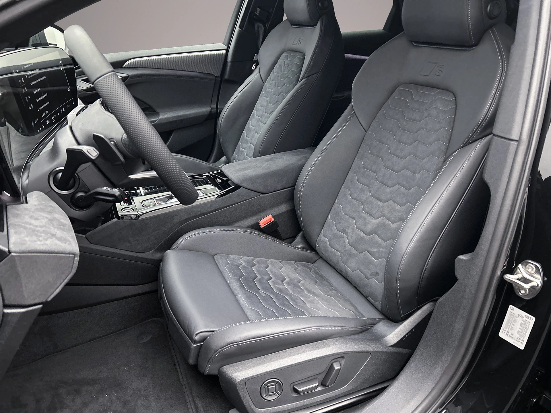 Hoofdafbeelding Audi A6 Avant e-tron