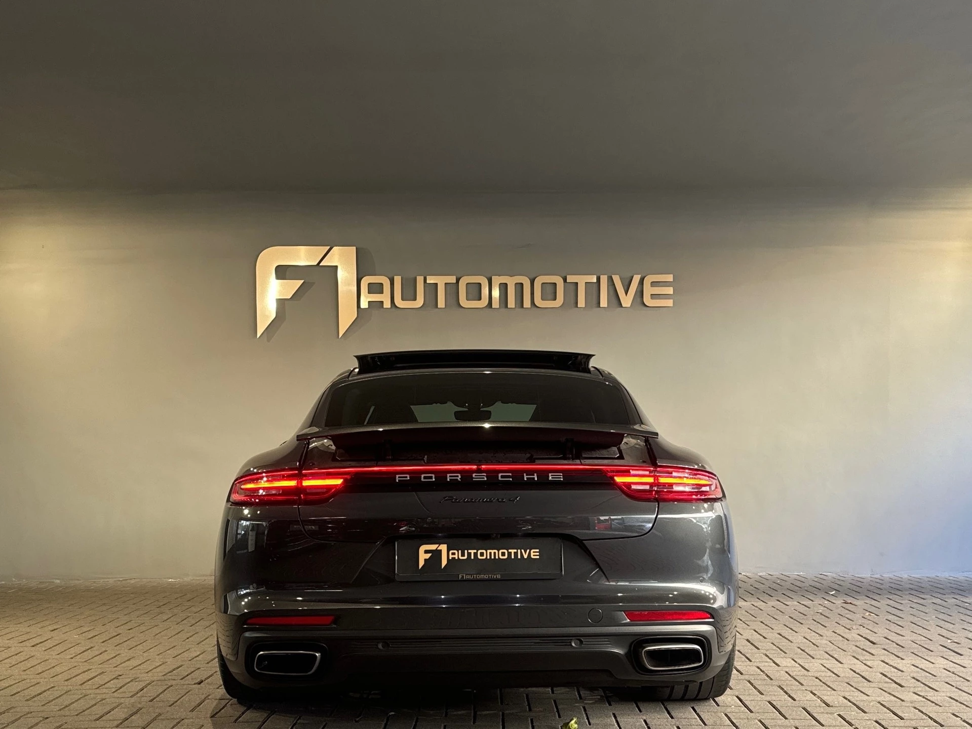 Hoofdafbeelding Porsche Panamera