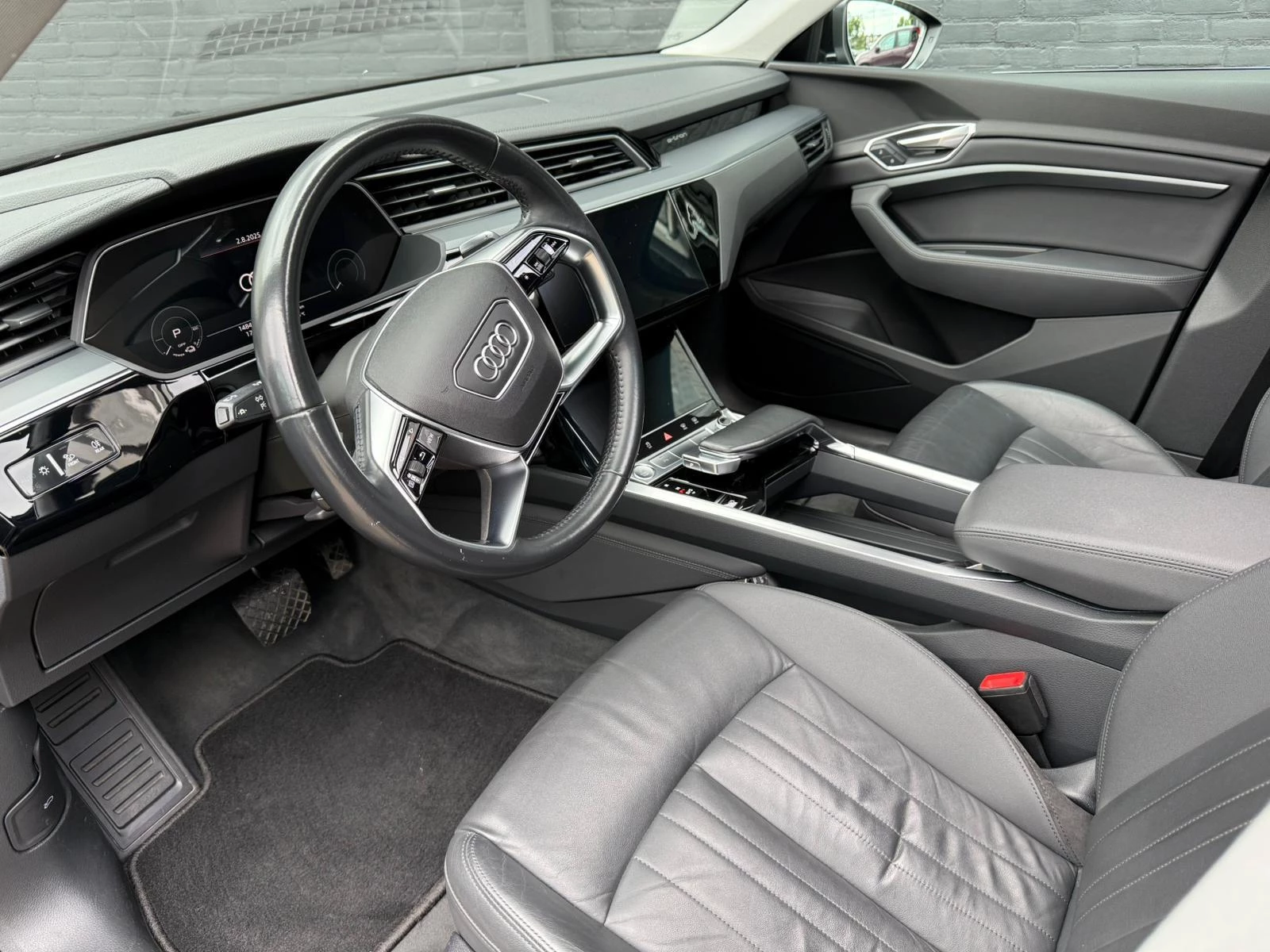 Hoofdafbeelding Audi e-tron