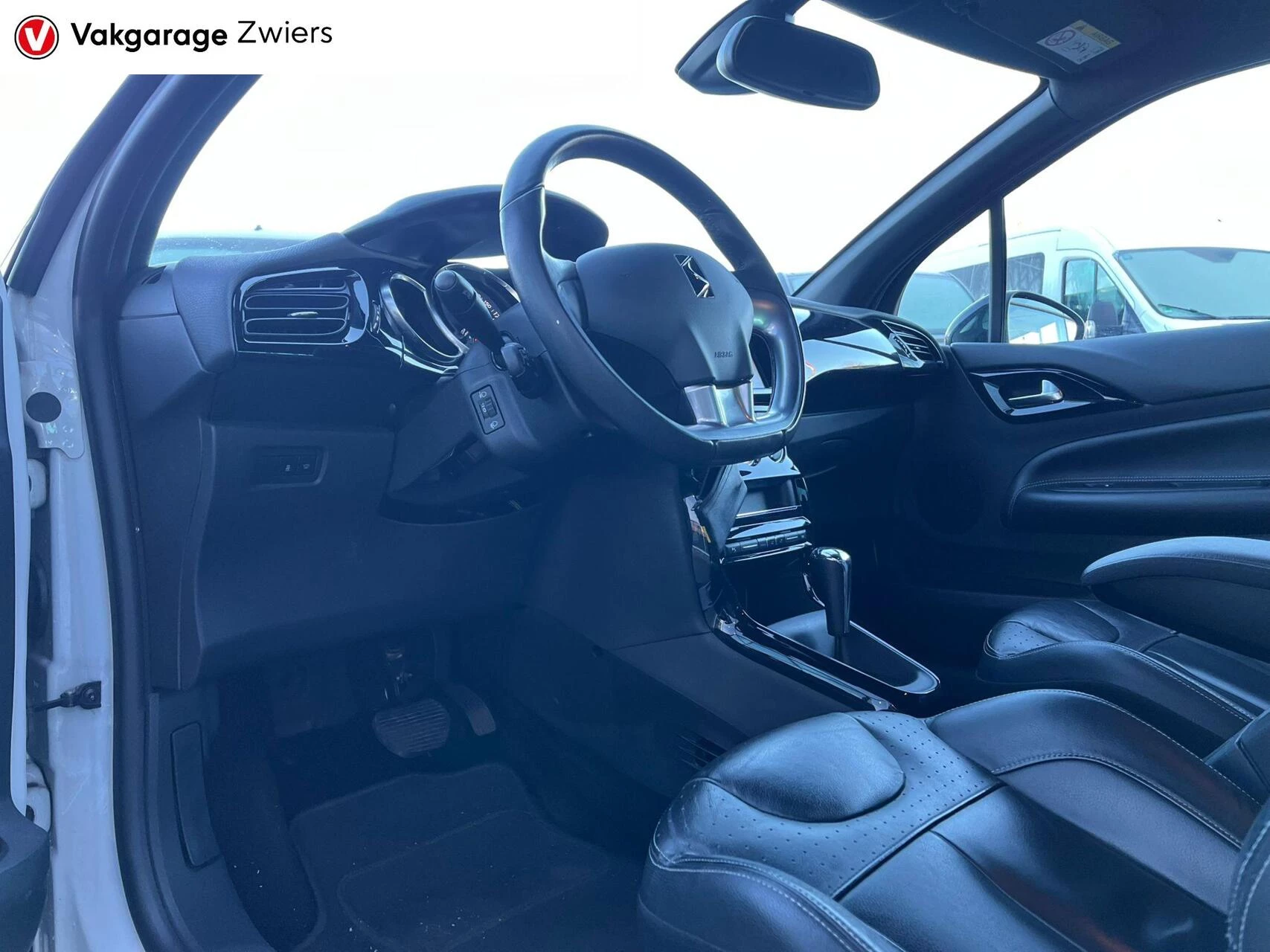 Hoofdafbeelding DS DS 3