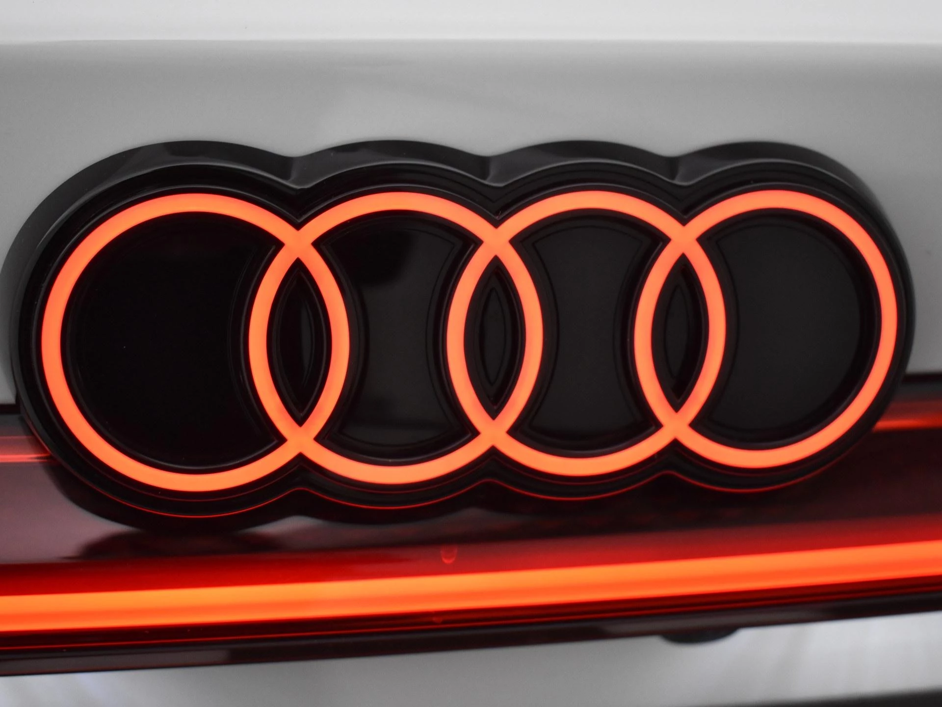Hoofdafbeelding Audi A6 Avant e-tron