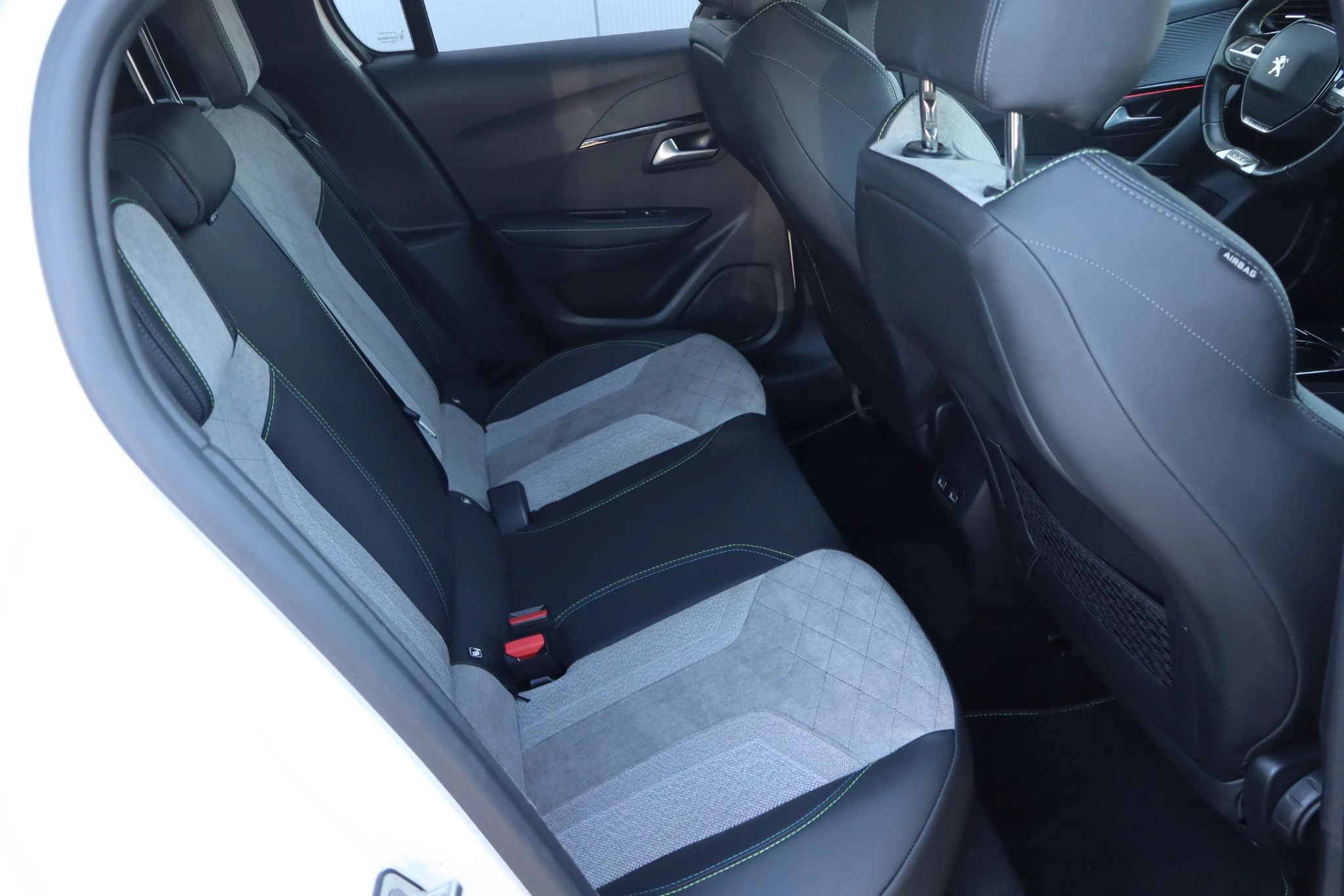 Hoofdafbeelding Peugeot e-208