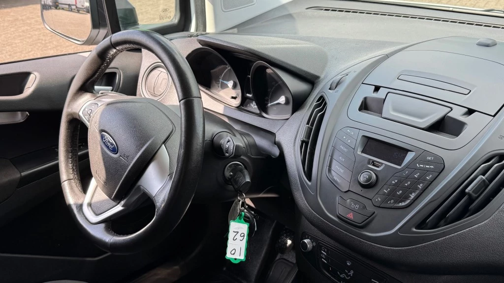 Hoofdafbeelding Ford Transit Courier