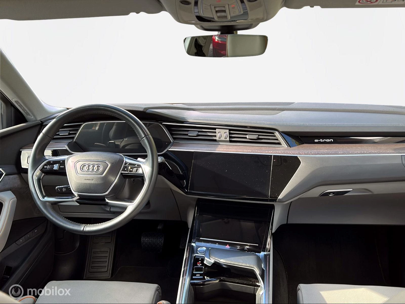 Hoofdafbeelding Audi e-tron