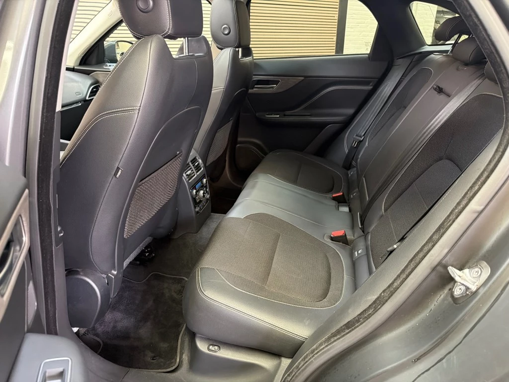 Hoofdafbeelding Jaguar F-PACE