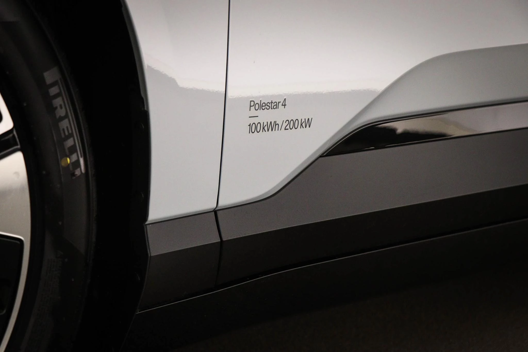 Hoofdafbeelding Polestar 4