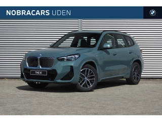 BMW iX1 eDrive20 M Sport / Trekhaak / Achteruitrijcamera / Sportstoelen / M Adaptief onderstel / Comfort Access / Stoelverwarming / Adaptieve LED / Parking Assistant