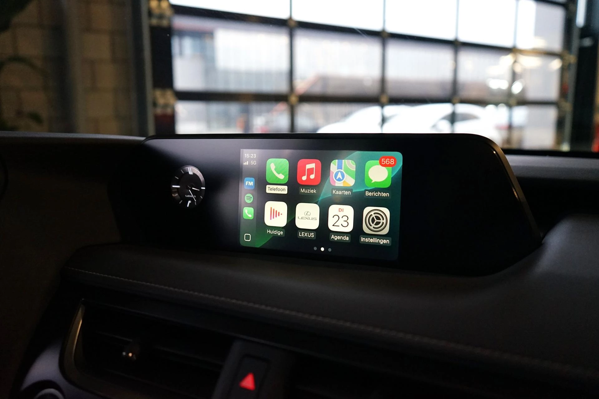 Hoofdafbeelding Lexus UX