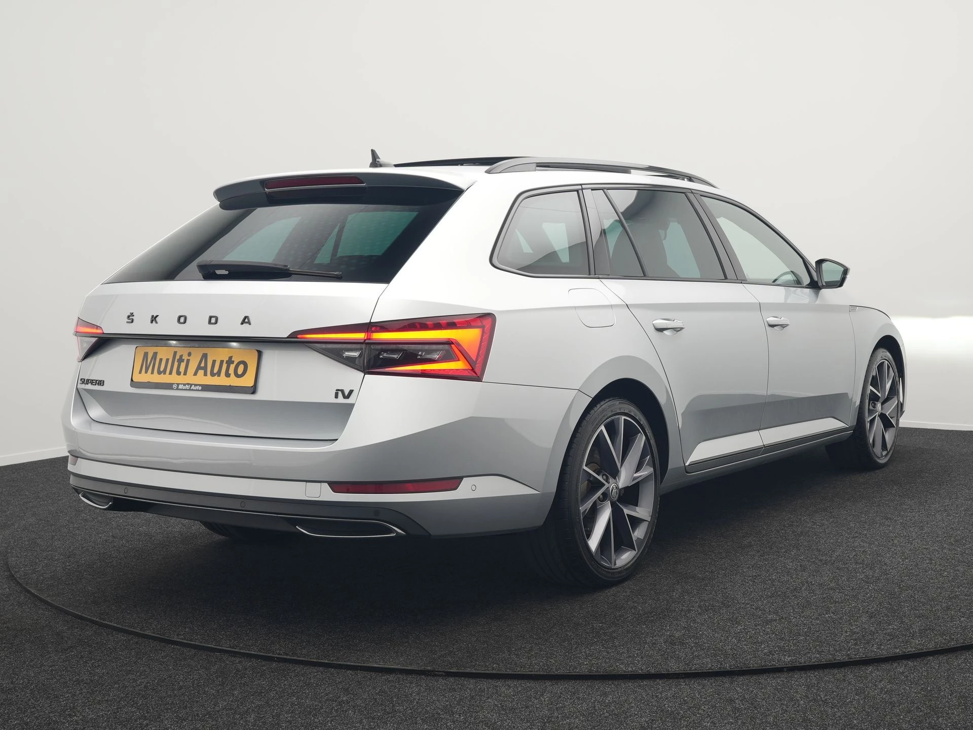 Hoofdafbeelding Škoda Superb