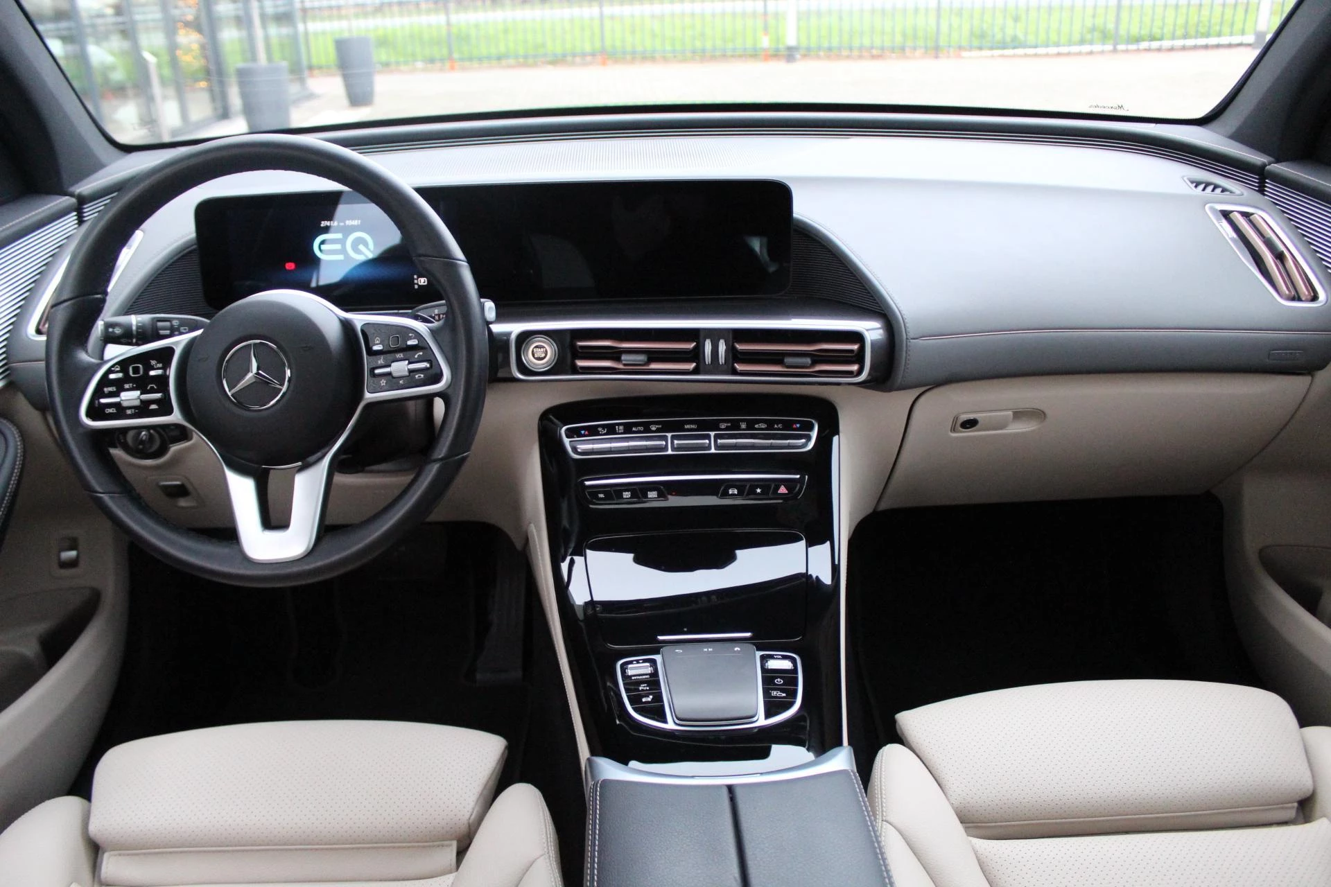 Hoofdafbeelding Mercedes-Benz EQC