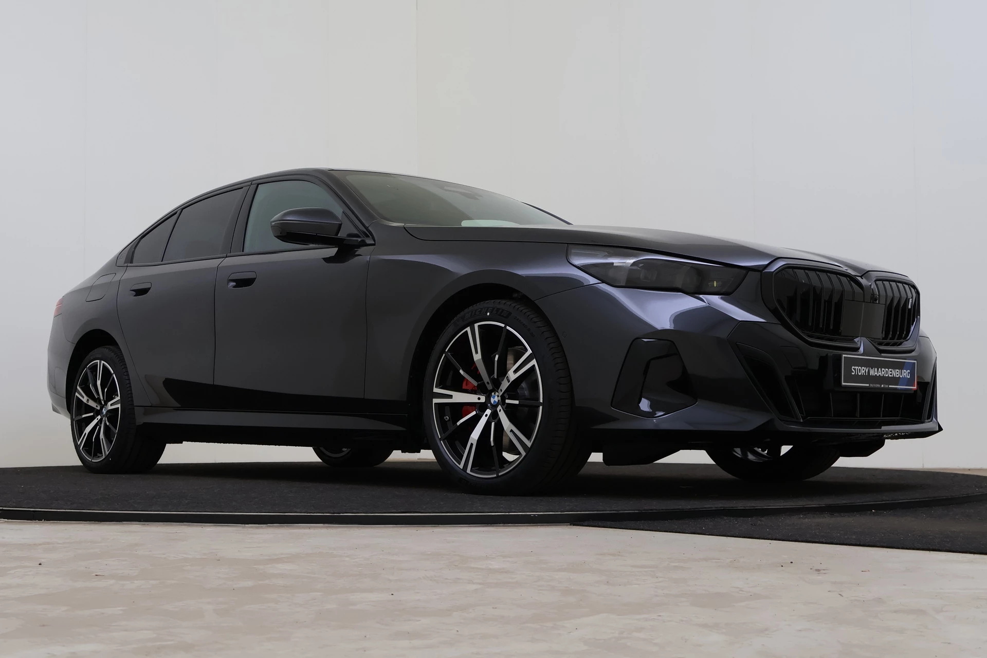 Hoofdafbeelding BMW i5