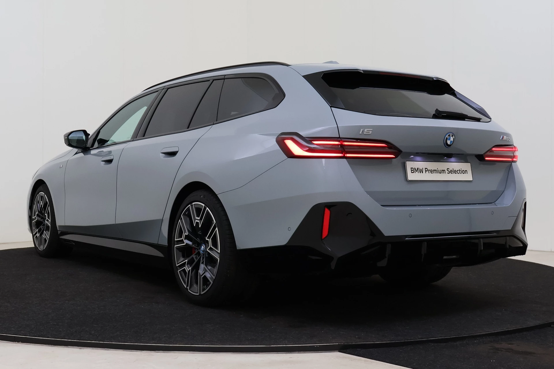 Hoofdafbeelding BMW i5