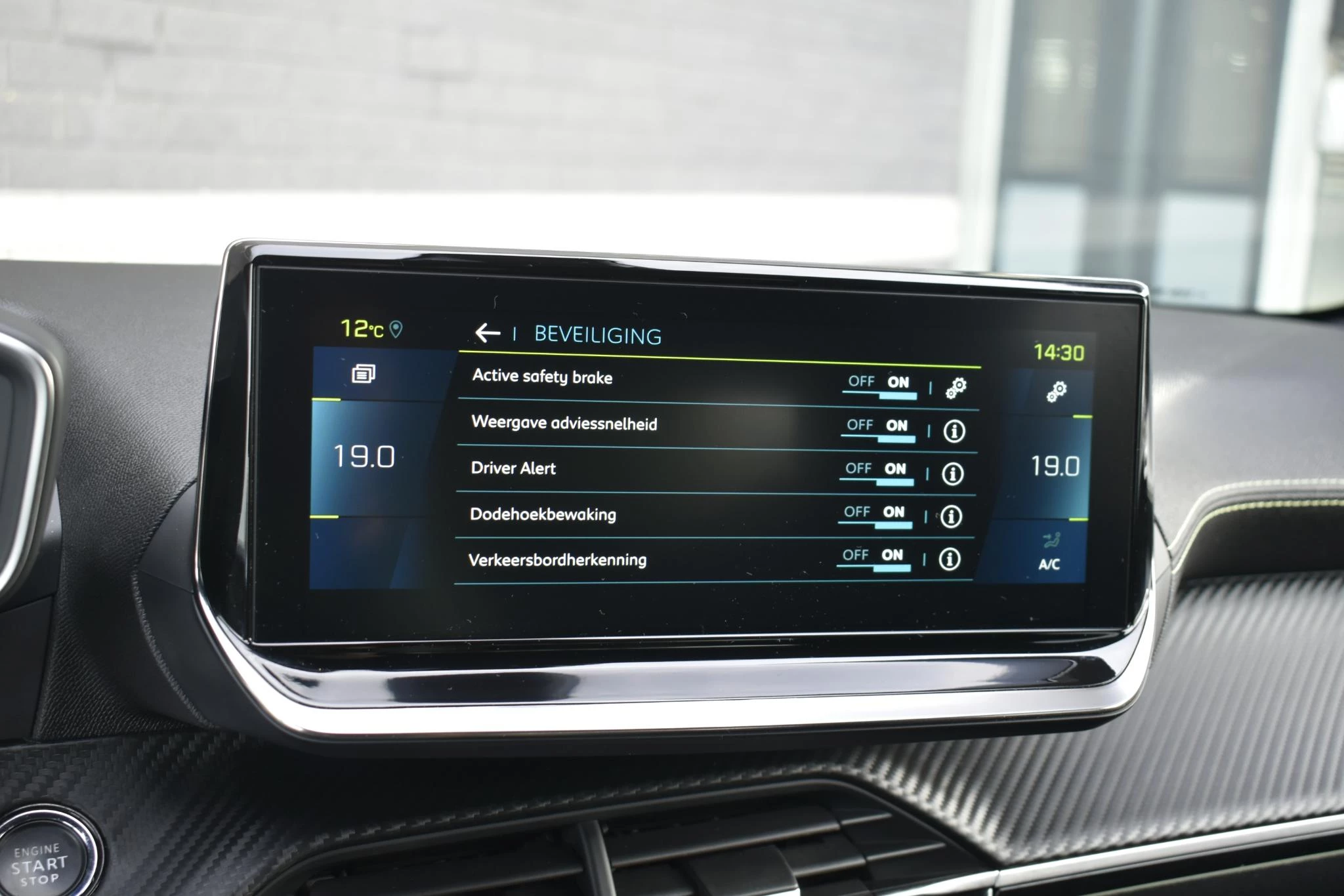 Hoofdafbeelding Peugeot e-208