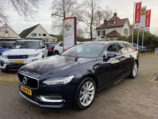 Hoofdafbeelding Volvo V90 Volvo V90 2.0 T4 MOMENTUM 190PK AUTOMAAT / STOEL + STUUR VERW / PDC
