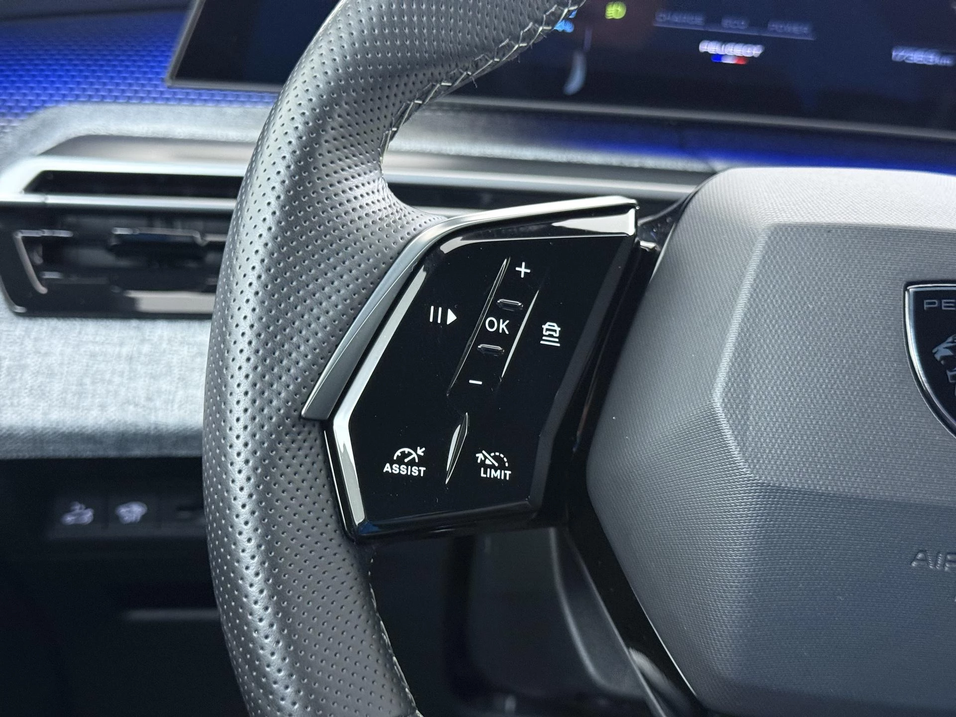 Hoofdafbeelding Peugeot e-3008