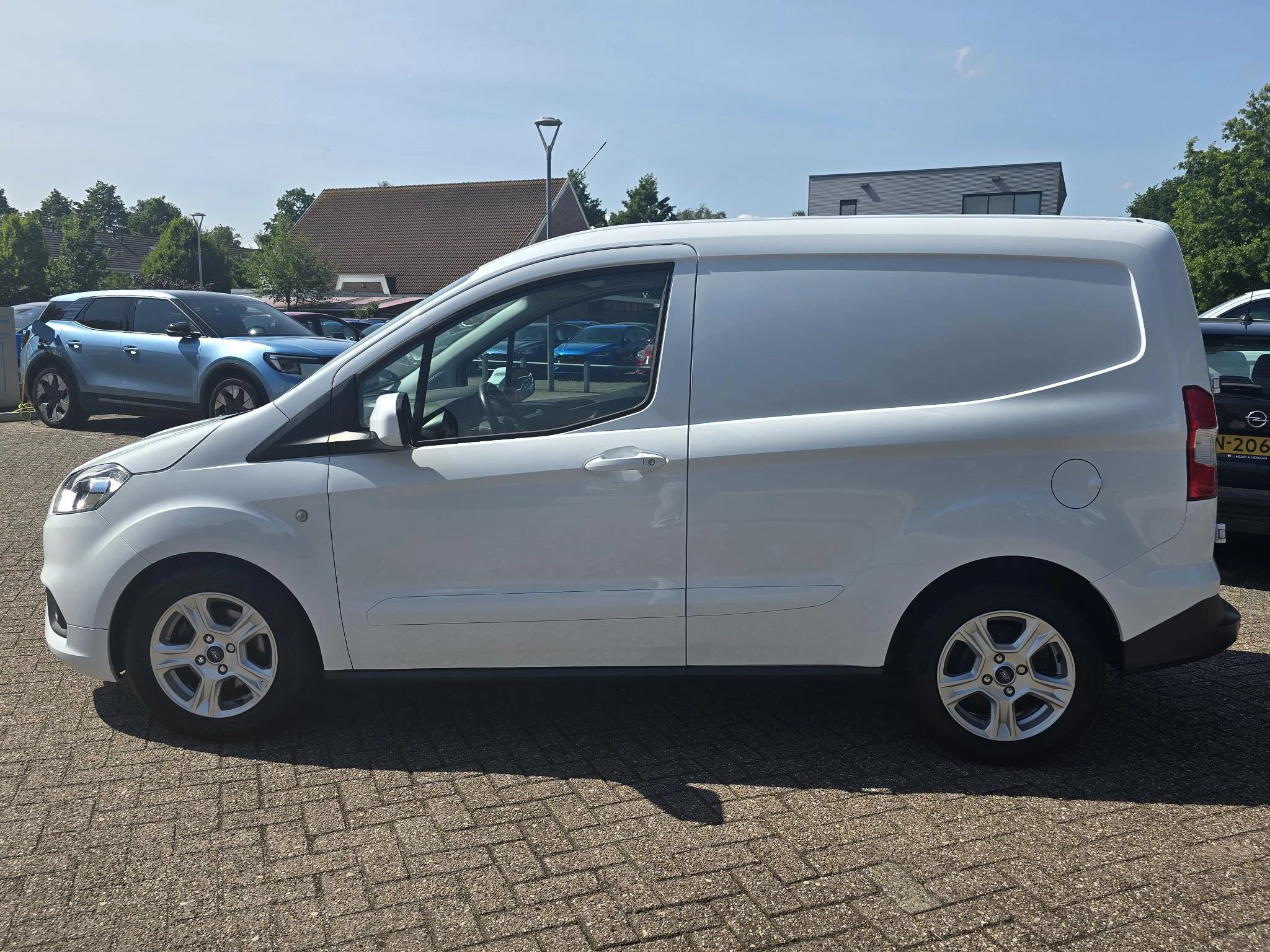 Hoofdafbeelding Ford Transit Courier