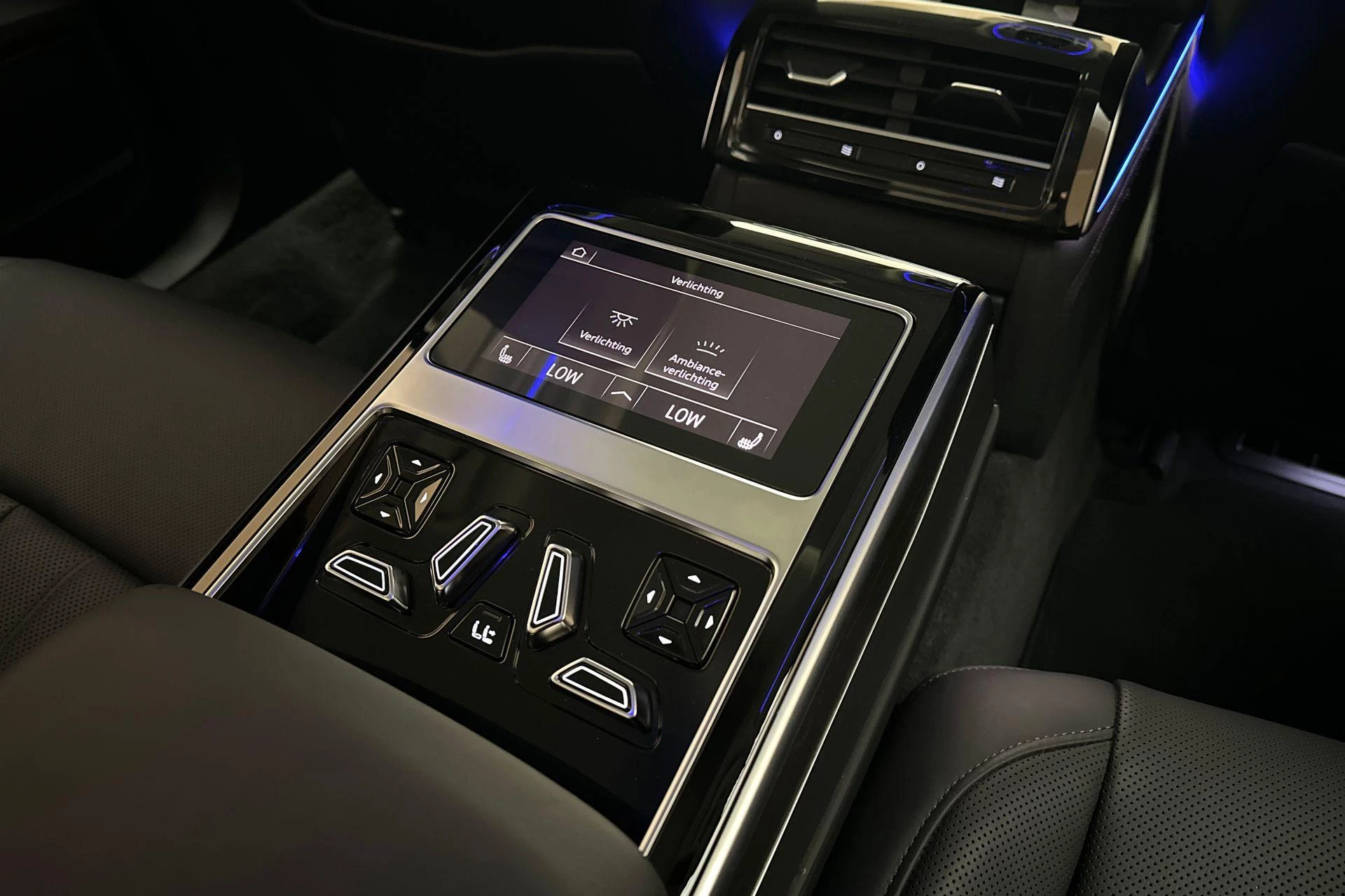 Hoofdafbeelding Audi A8