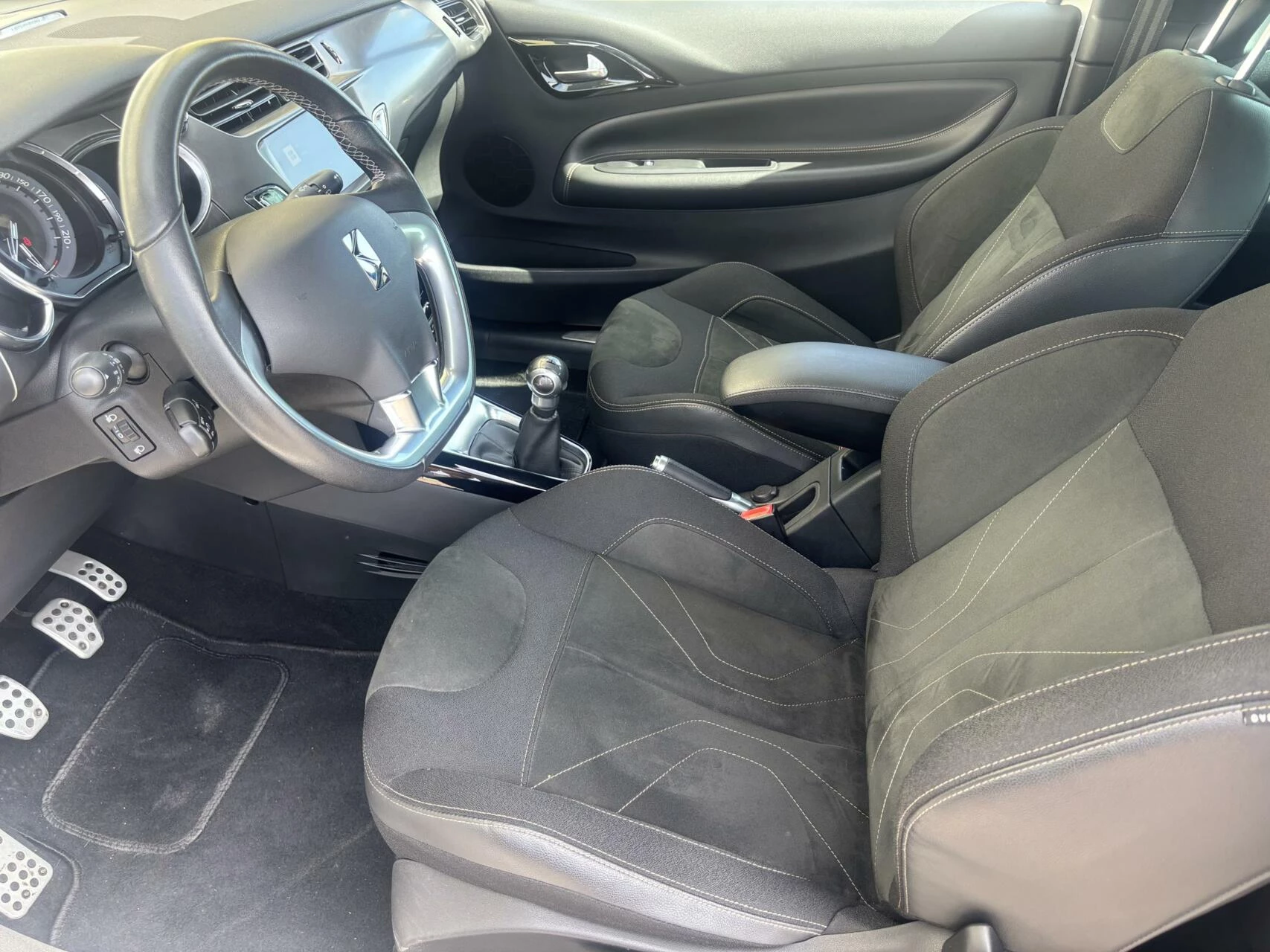 Hoofdafbeelding DS DS 3
