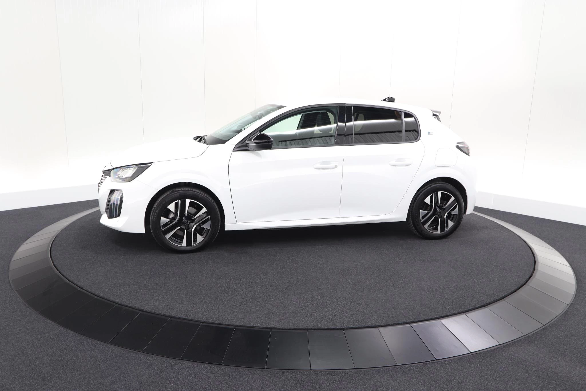 Hoofdafbeelding Peugeot e-208