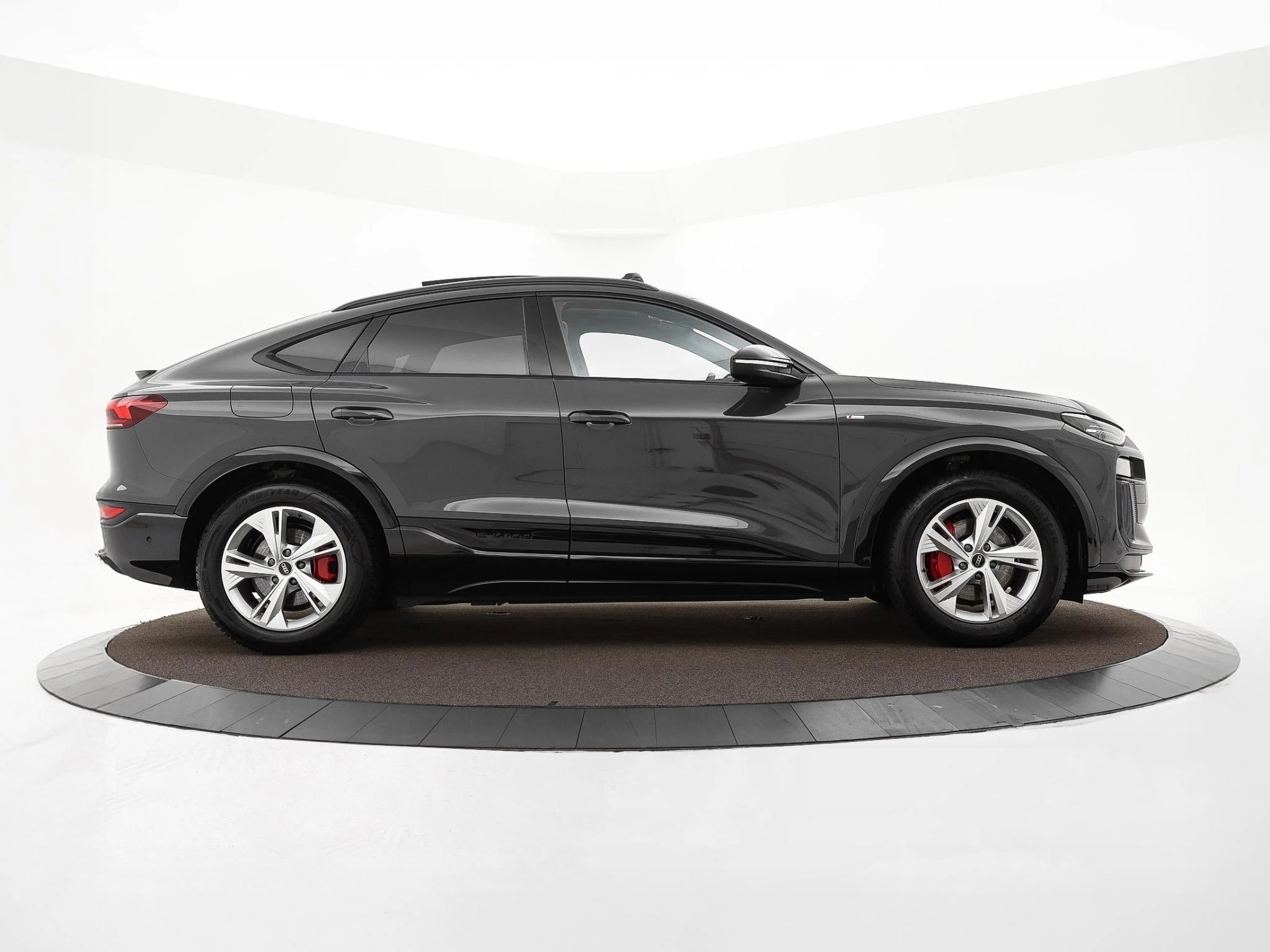 Hoofdafbeelding Audi Q6 e-tron