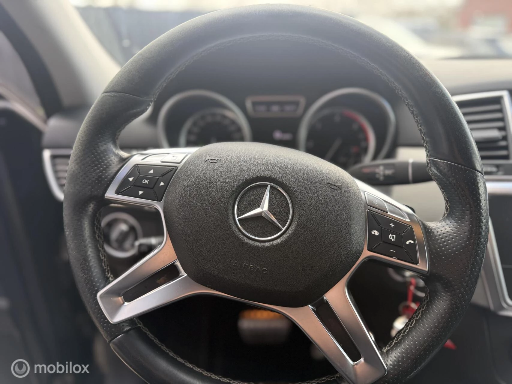 Hoofdafbeelding Mercedes-Benz M-Klasse