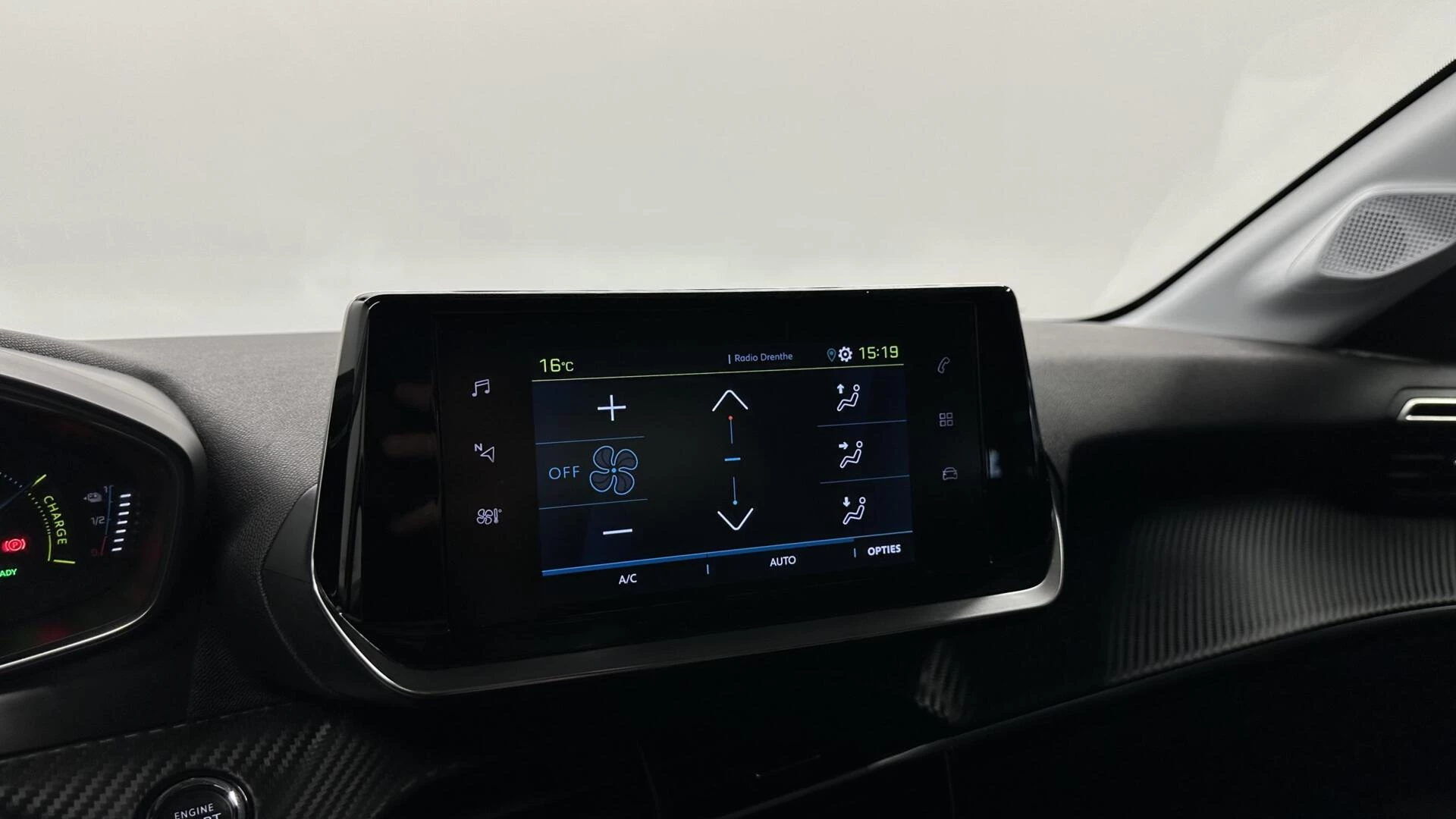 Hoofdafbeelding Peugeot e-208