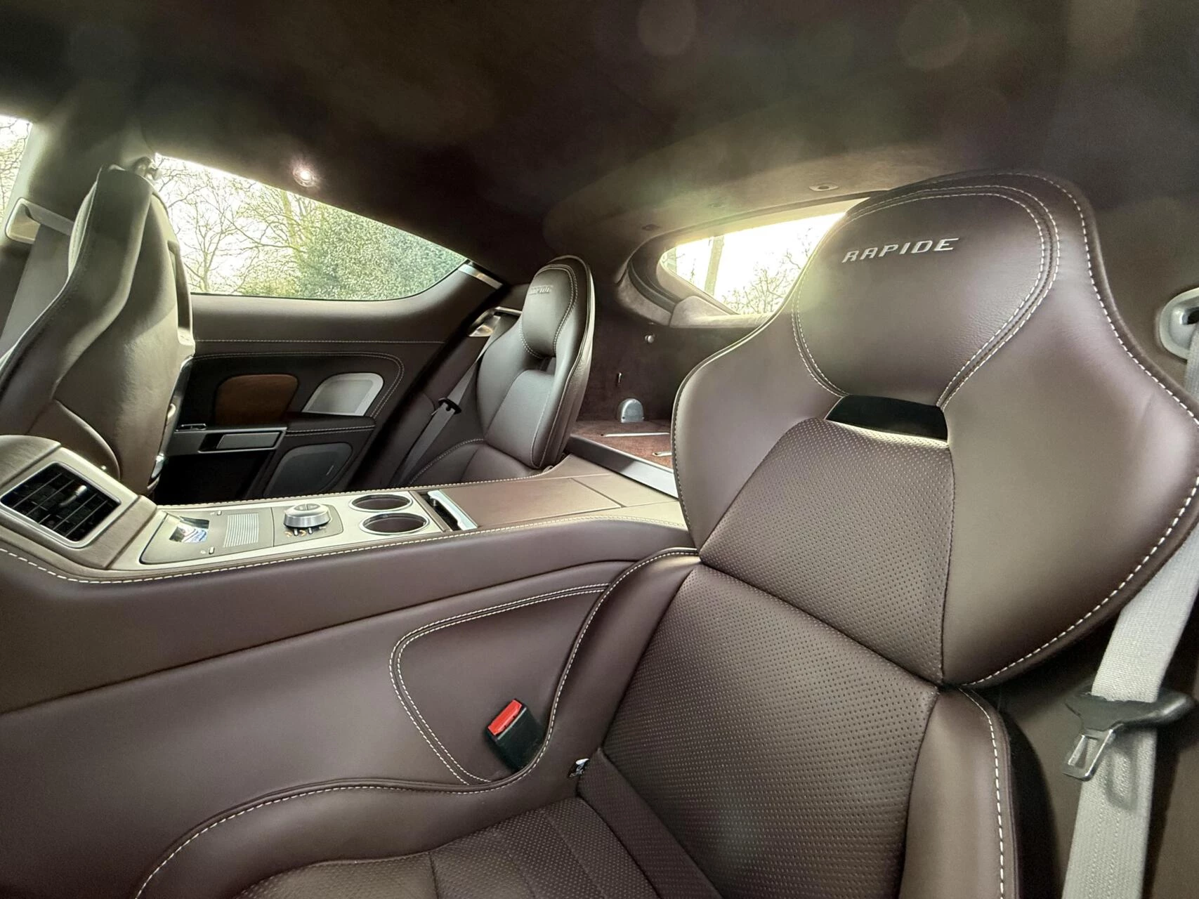 Hoofdafbeelding Aston Martin Rapide