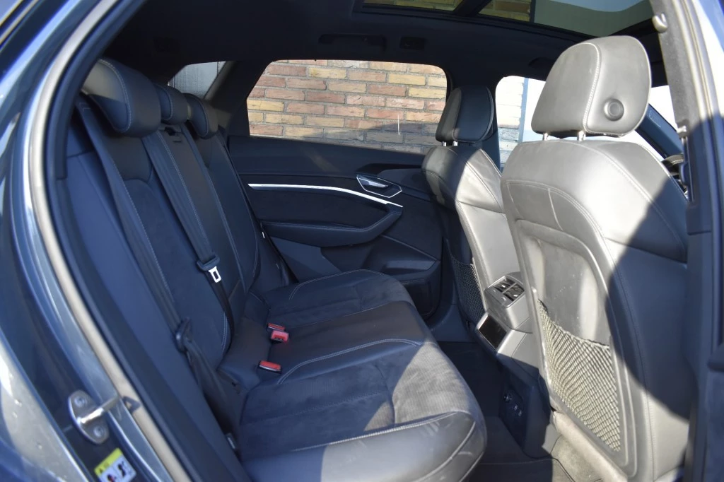 Hoofdafbeelding Audi e-tron