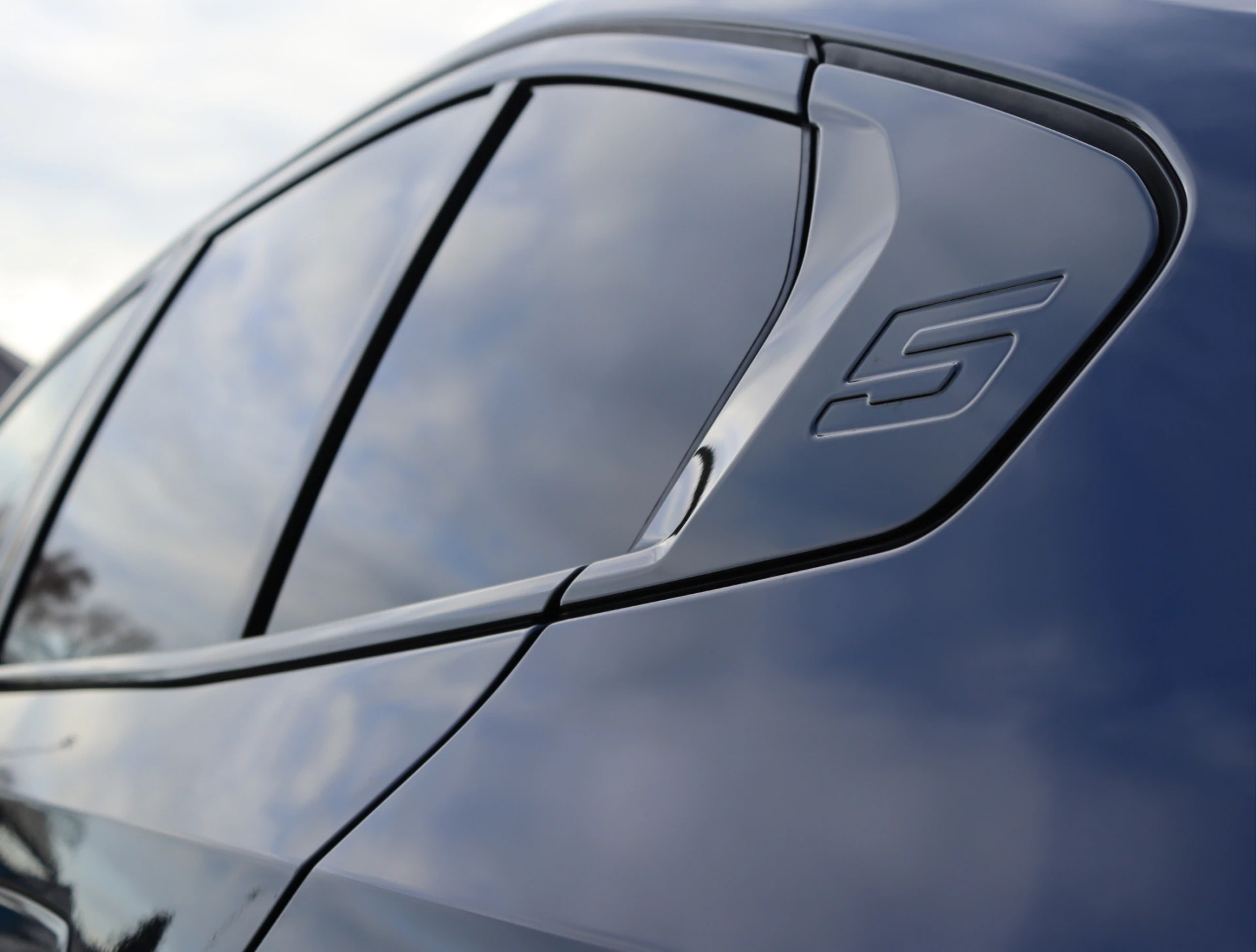 Hoofdafbeelding BMW i5