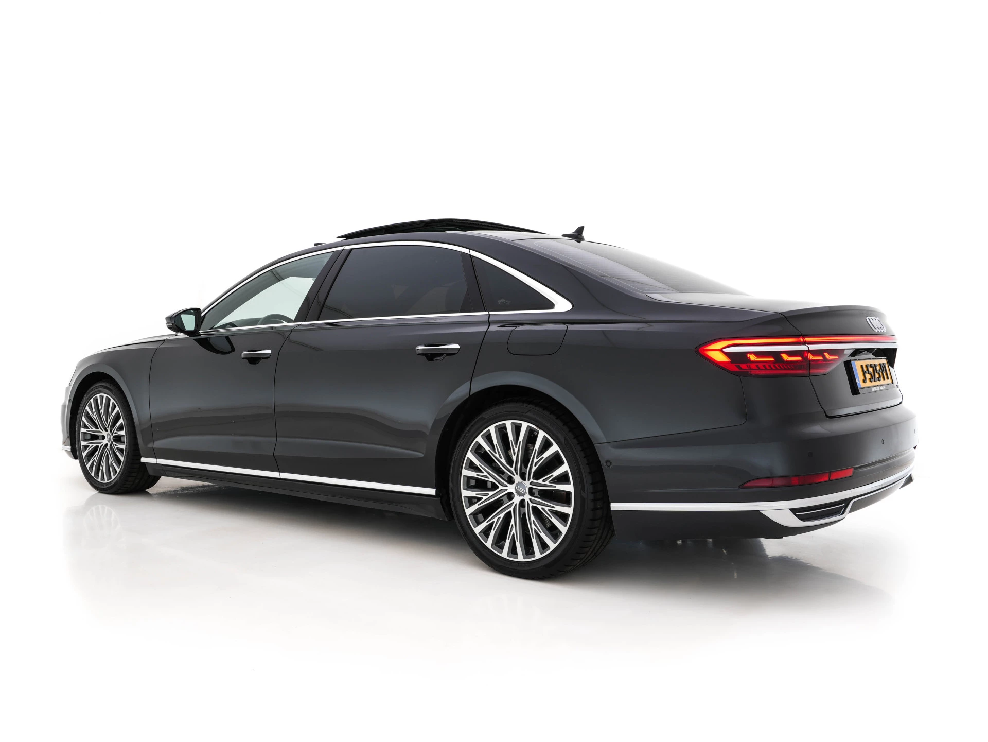 Hoofdafbeelding Audi A8
