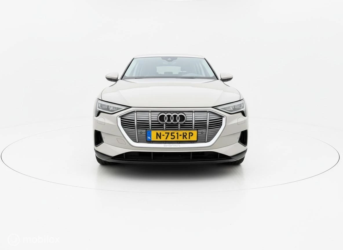 Hoofdafbeelding Audi e-tron