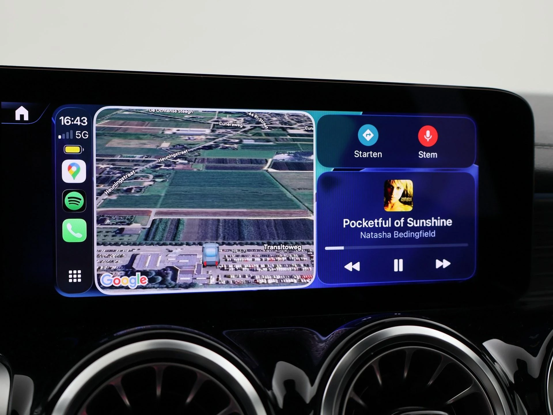 Hoofdafbeelding Mercedes-Benz EQB