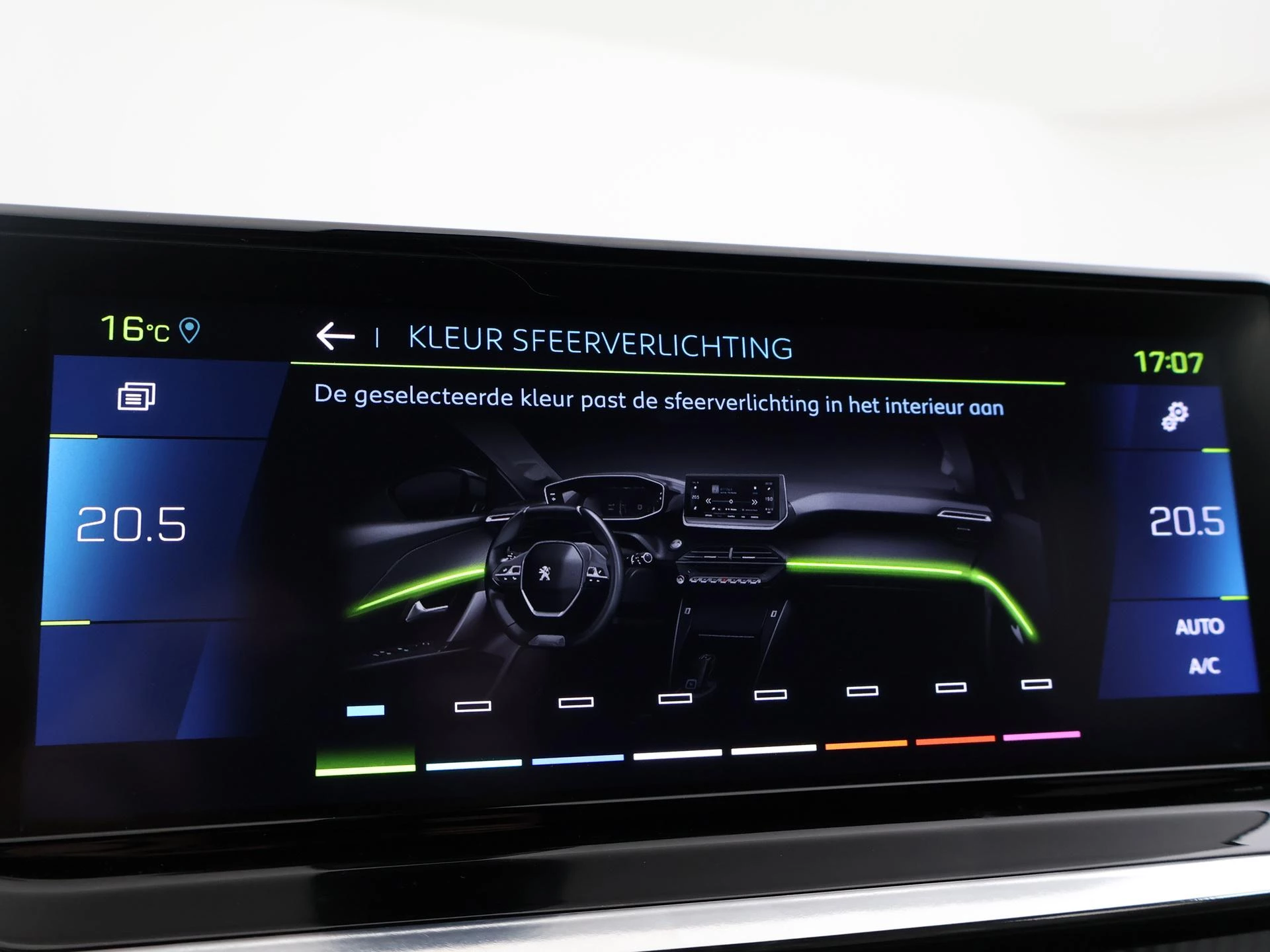 Hoofdafbeelding Peugeot e-2008