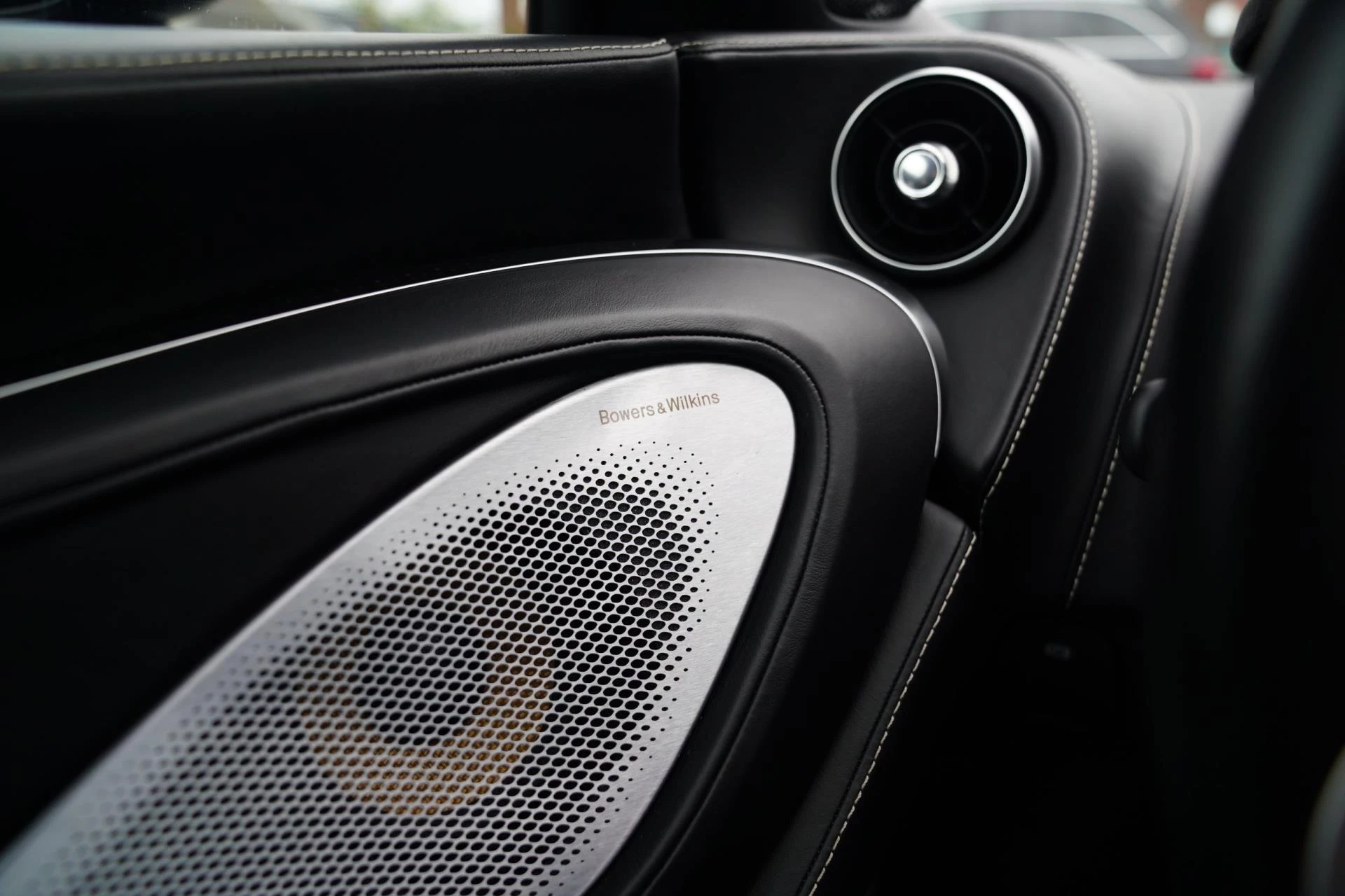 Hoofdafbeelding McLaren GT