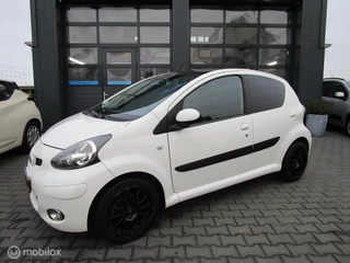 Toyota Aygo 1.0-12V Dynamic Navigator 5drs Airco Navigatie