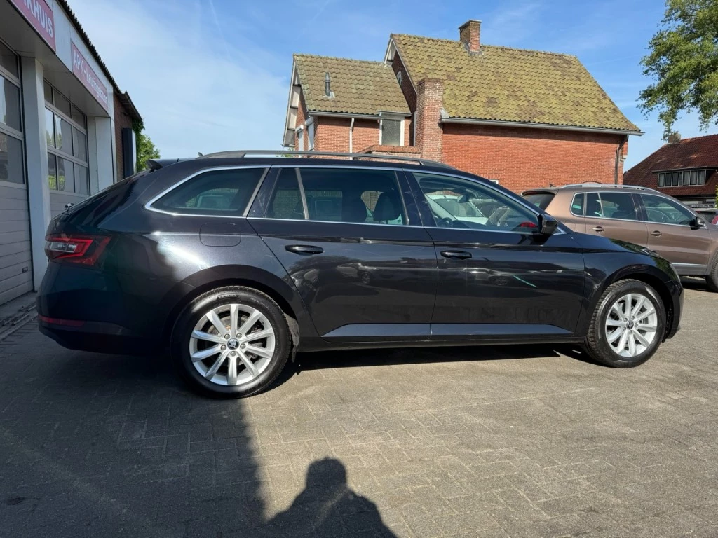 Hoofdafbeelding Škoda Superb